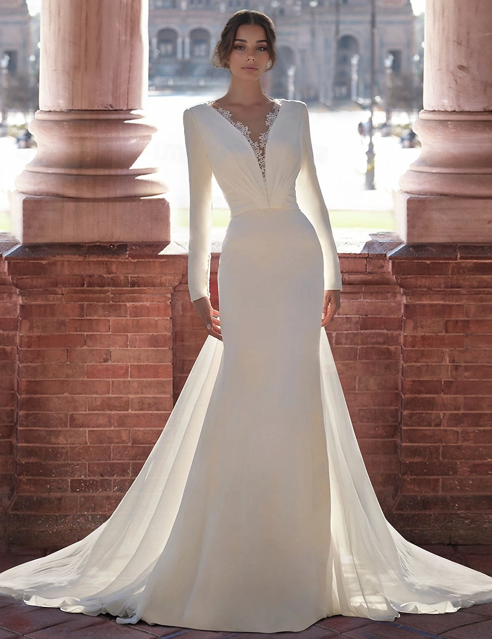 robes de mariée ligne a col en v manches longues traîne tribunal robes de mariée en satin avec perles en plumes 2025 de 2025 ? $186.99 -P1