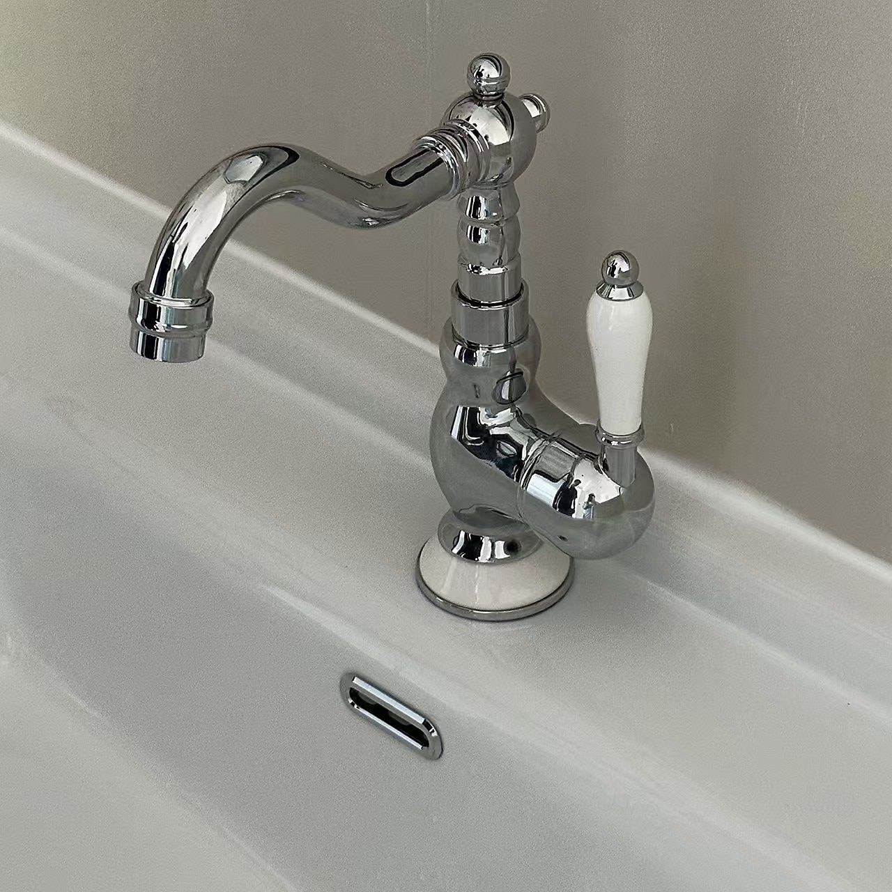 miscelatore monocomando per lavabo da bagno in ottone, rubinetti monocomando per lavabo a ponte rubinetto in ceramica, rubinetti monoforo per tubo flessibile freddo e caldo del 2025 a $80.99 –P12