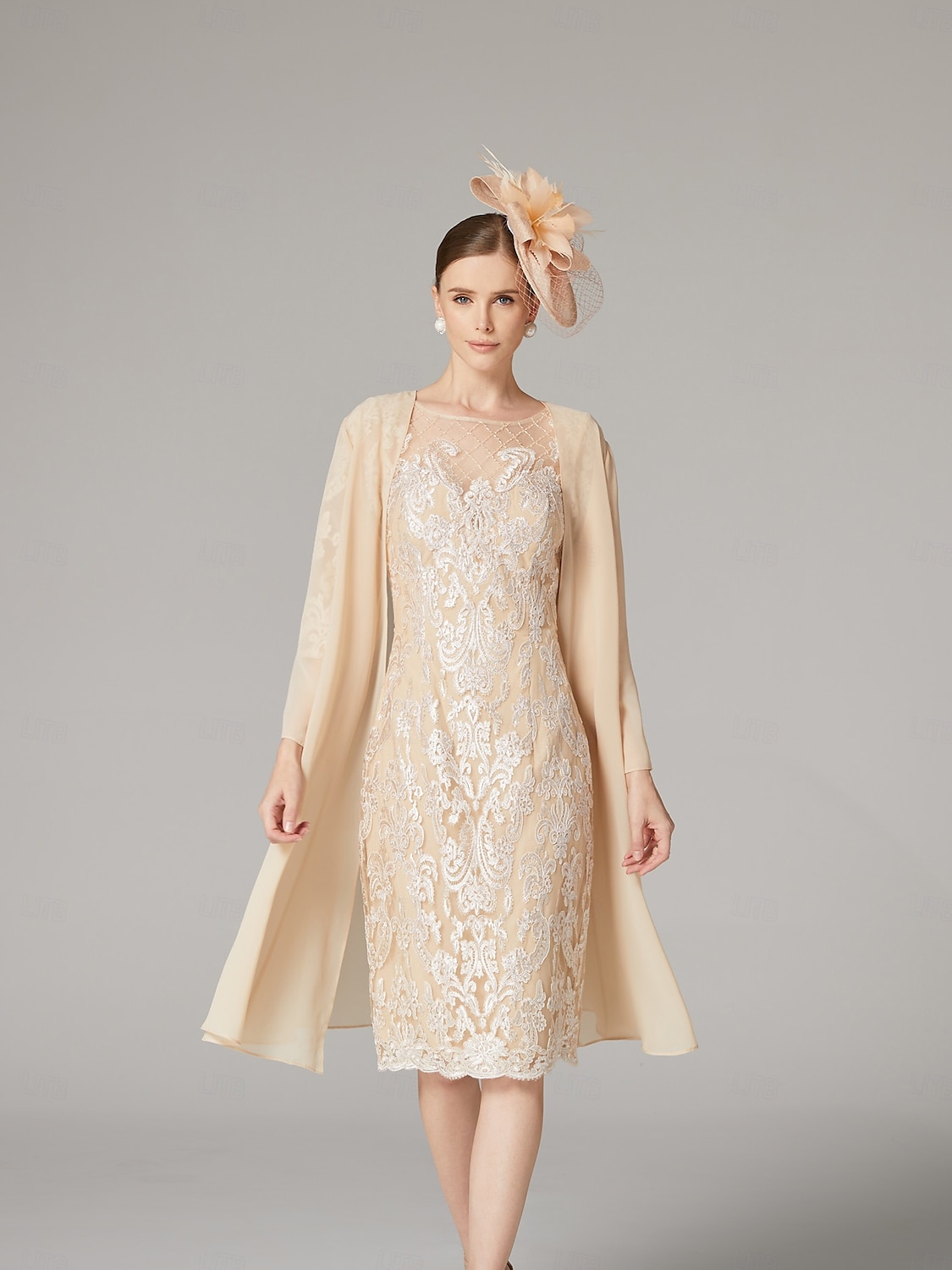 Abito a Due Pezzi Mother of the Bride Elegante Collo Gioiello Lunghezza al Ginocchio in Chiffon pizzo Maniche a Tre Quarti Inclusa la Giacca con Applicazioni in Perline Abito per la Giornata delle del 2025 a $192.99 –P1