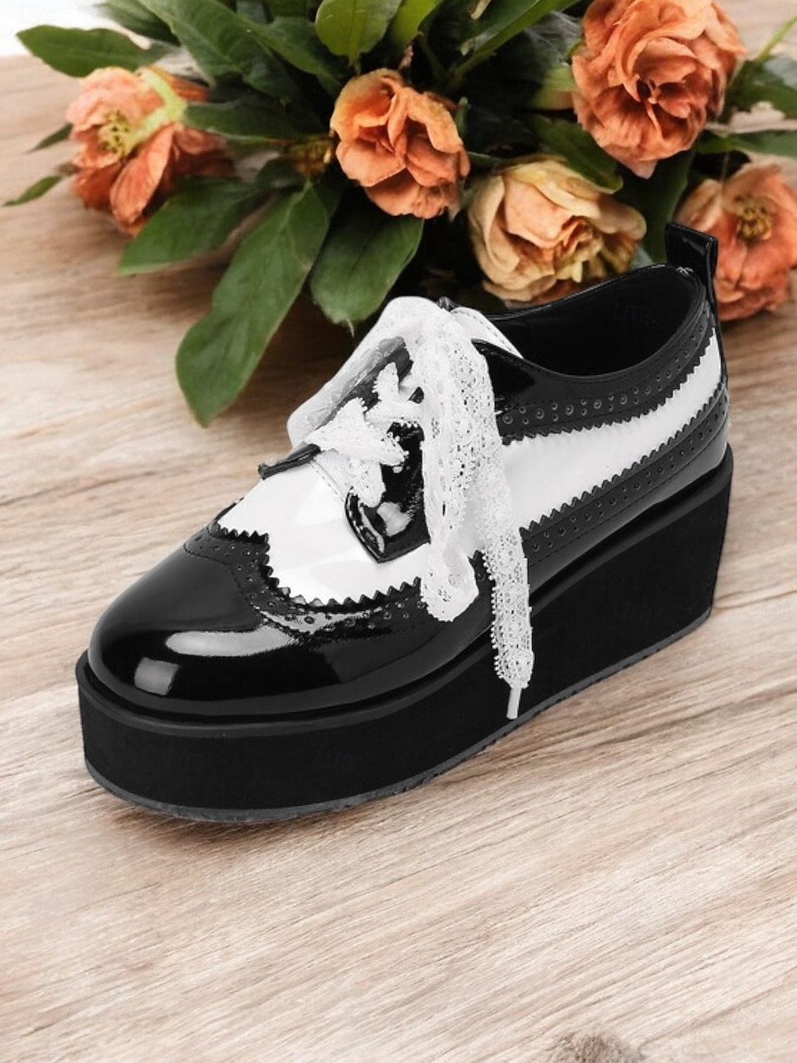 schwarz-weiße Damen-Brogue-Oxfords mit Plateausohle – Schnürschuhe aus Vintage-Lackleder mit dicker Sohle 2025 - $54.99 –P3