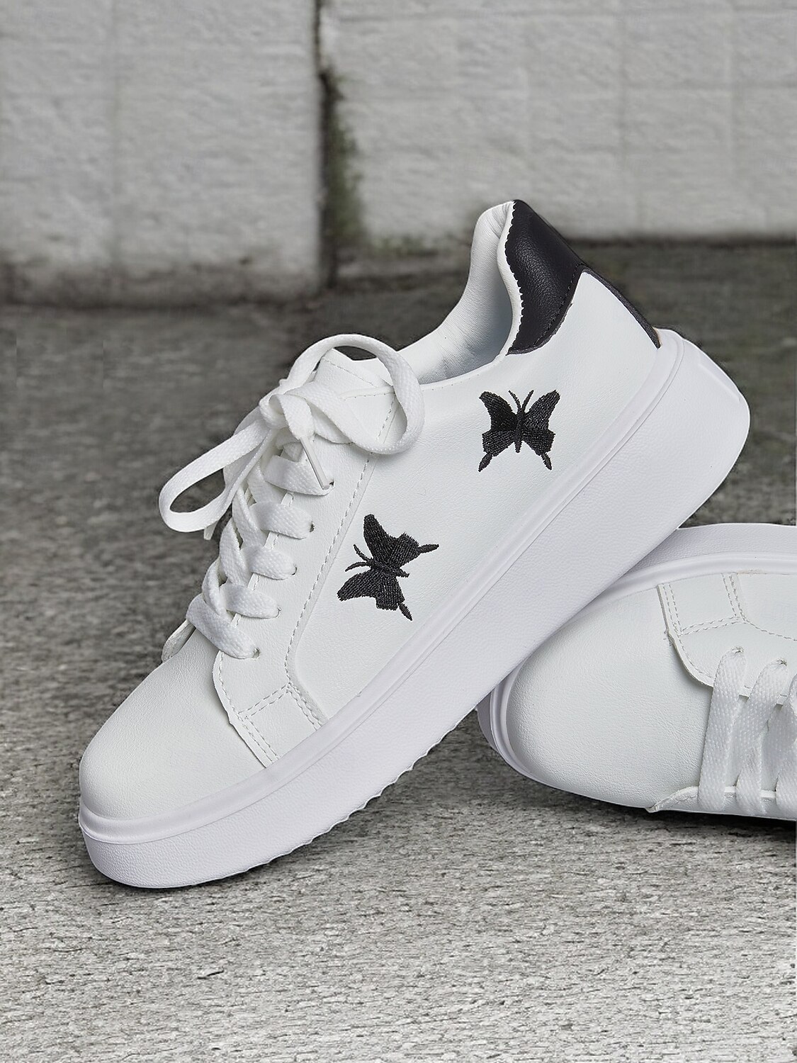 sneakers da donna bianche con plateau e ricamo a farfalla | scarpe casual con lacci per tutti i giorni del 2025 a $32.99 –P1