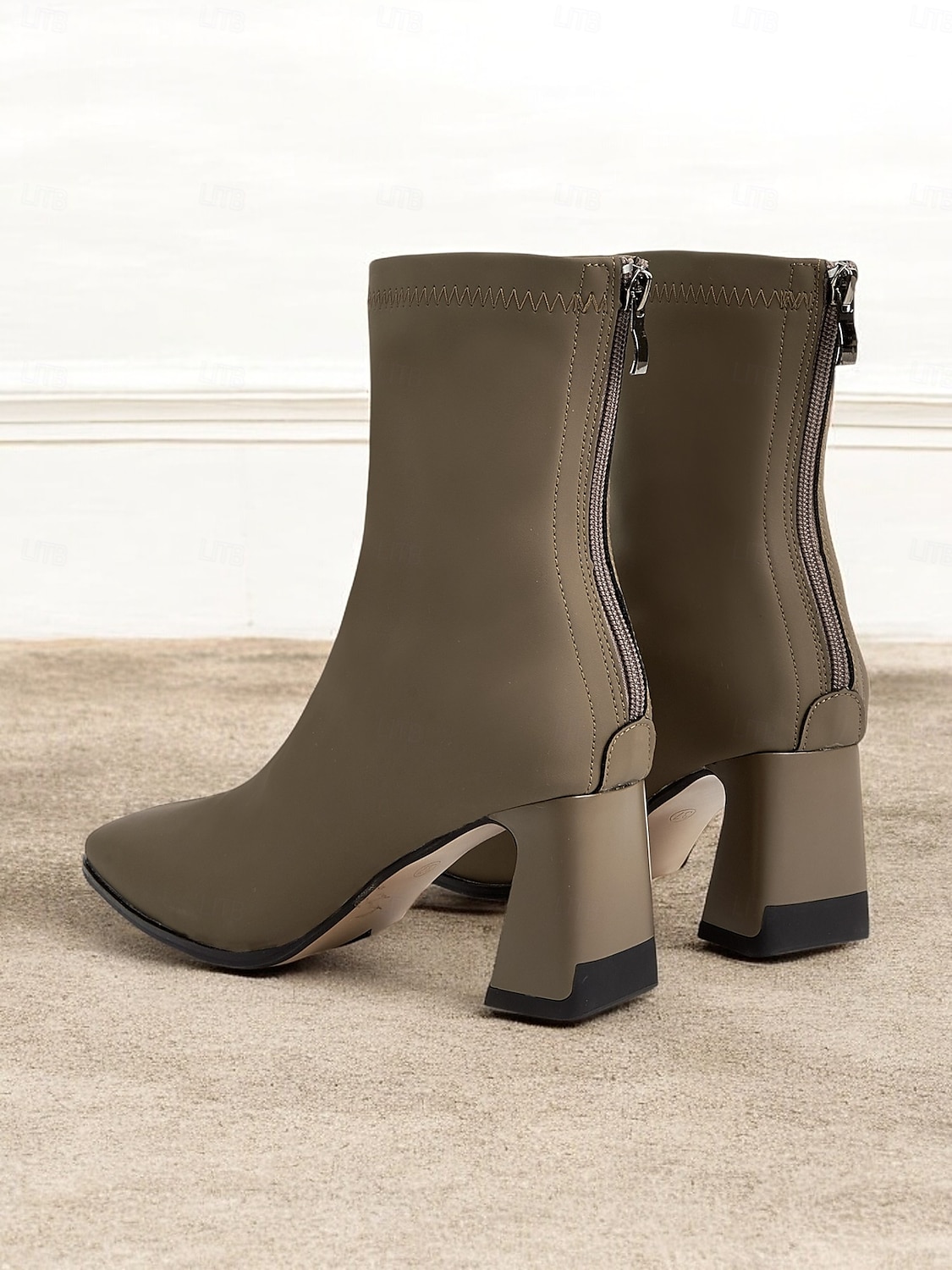 bottines taupe élégantes pour femmes avec talons carrés, fermeture à glissière et détails de couture chics - parfaites pour la mode d'automne, les sorties décontractées et les tenues de bureau de 2025 ? $64.99 –P4