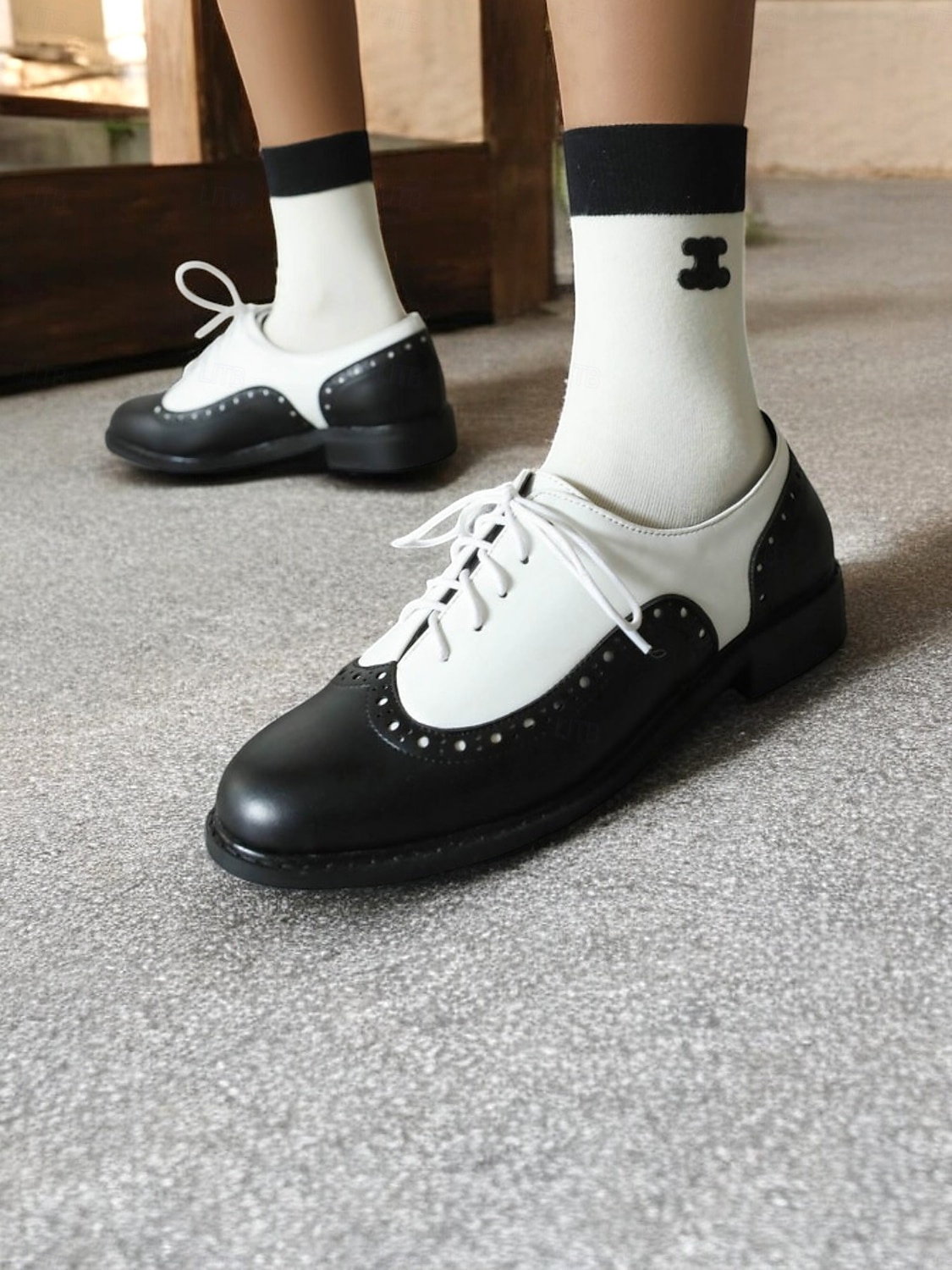 női fekete-fehér oxford cipők brogue részletekkel – klasszikus kéttónusú formális lábbeli 2025 - $42.99 –P2