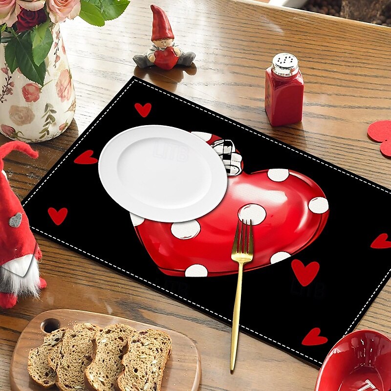 set di 4 tovagliette per San Valentino romantiche e decorative con motivi a forma di cuore o rosa resistenti e resistenti al calore perfette per aggiungere un tocco d'amore all'arredamento della tua del 2025 a $14.49 –P3