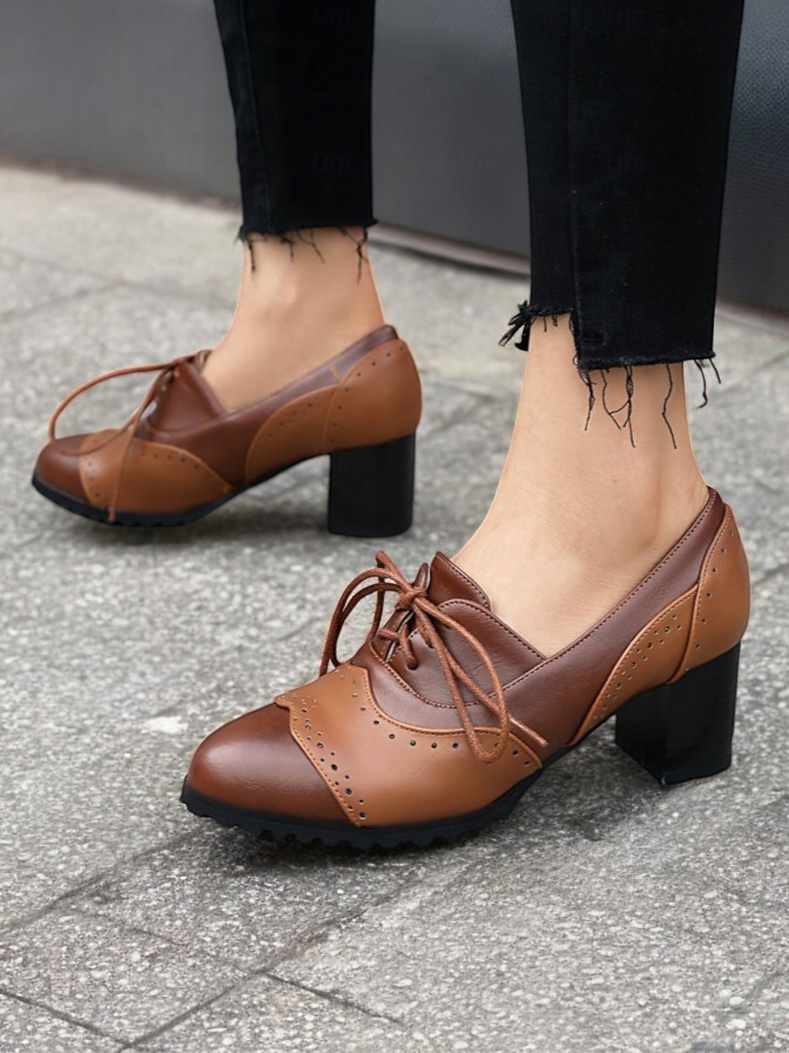 Women's Vintage-Inspired Two-Tone Faux Leather Brogue Oxfords with Block Heel - Classic and Comfortable for Work or Casual Wear 2025 - GBP £34 –P4