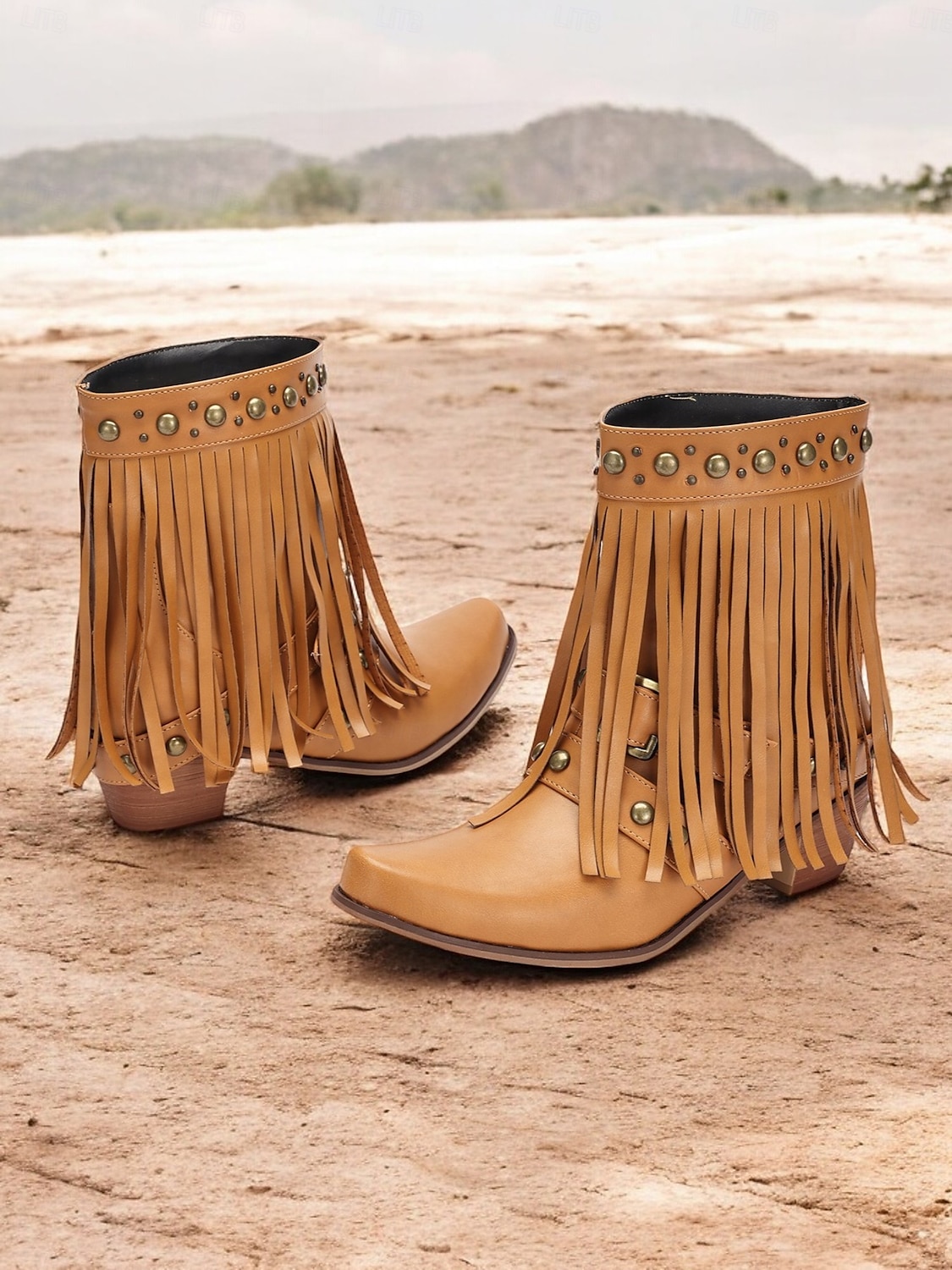 czarne botki damskie w stylu western z frędzlami i ćwiekami – modne obuwie inspirowane stylem boho na festiwale i na co dzień 2025 - $59.99 –P4
