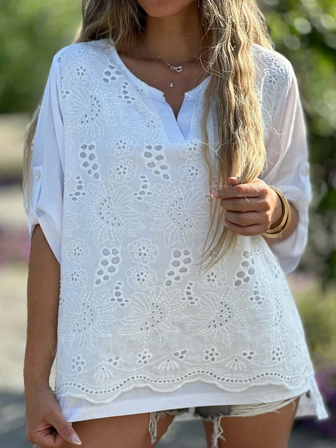 Damen Leinen-inspirierte Hemden Oberteil mit Ösen Weiße Baumwollbluse Elegante Oberteile Elegant Stilvoll Modern Langarm V Ausschnitt Normale Oberteile Arbeit Täglich Ferien Patchwork Ausgehöhlt Weiß 2025 - $26.99 –P2