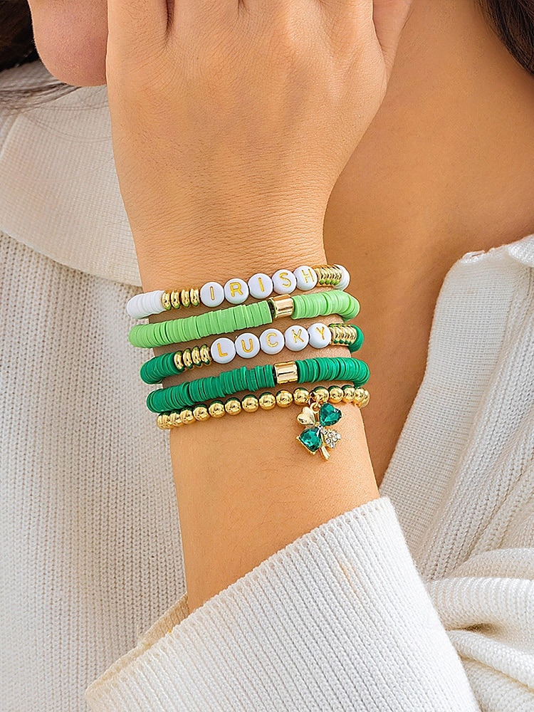 st. patrick's day lucky charm armbånd – irsk grønn beaded stretch armbåndsett for kvinner, festlig ferietilbehør med shamrock og bokstavdetaljer 2025 - $9.99 –P4