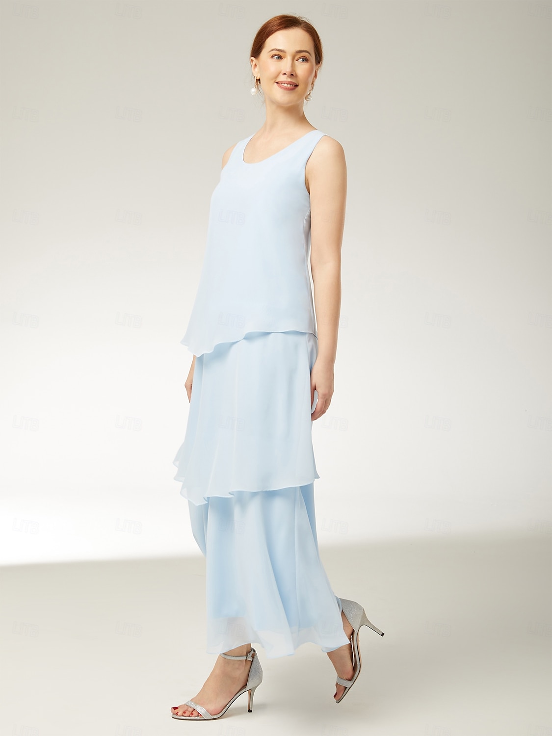 Sheath  Kolumn Mor till Bruden Klänning Strandbröllop Elegant Enkel Juvelhals Ankellängd Chiffon Ärmlös med Tier Enhetlig Färg 2025 - $144.99 –P4