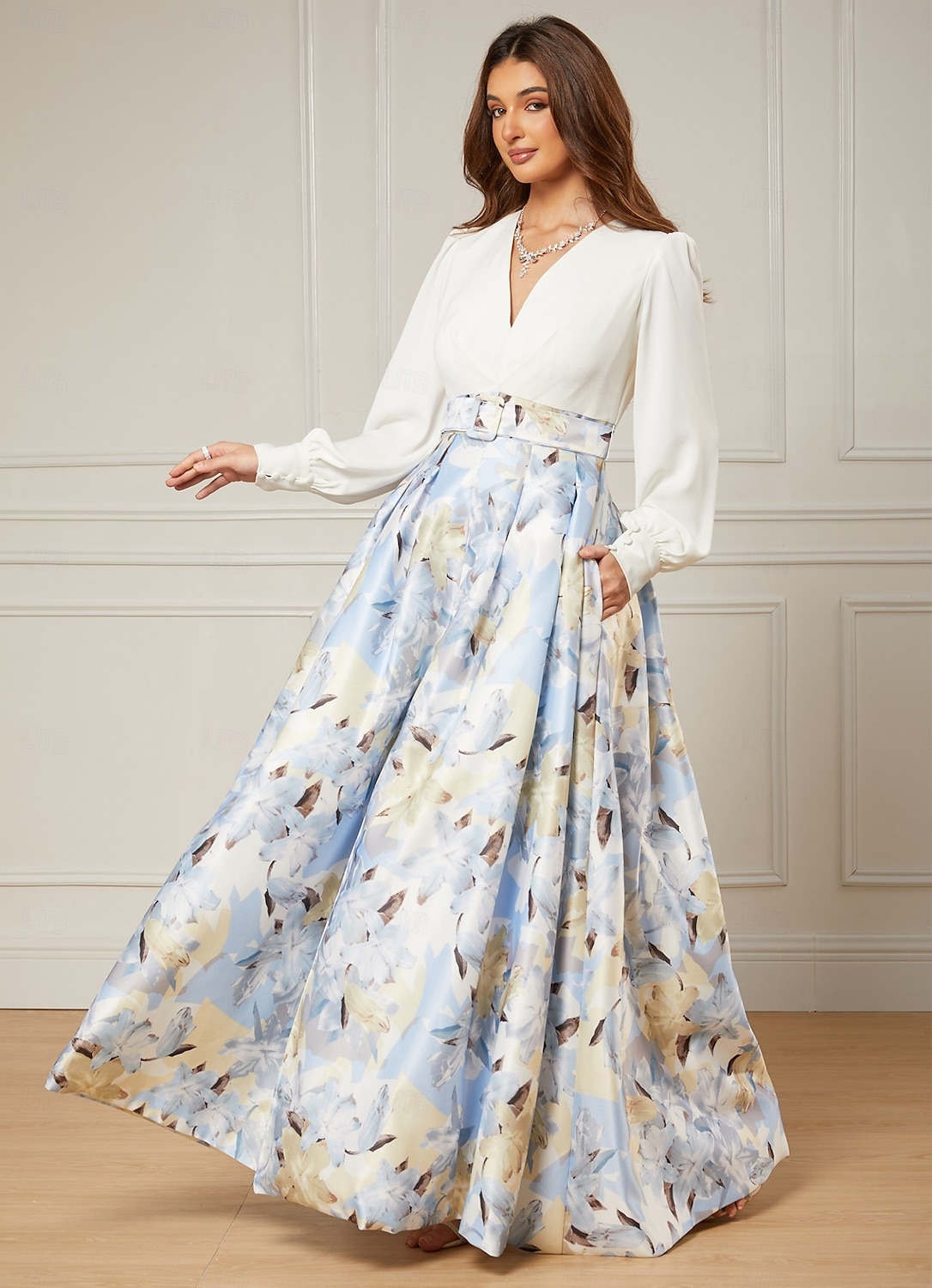 A-Lijn Avond Gown Elegante Jurk Formele Bruiloft Gast Vloer Lengte Lange Mouw V Hals Riem  Sjerp Satijn met Splits Bruiloft Gast Jurk 2025 2025 - $202.99 –P4