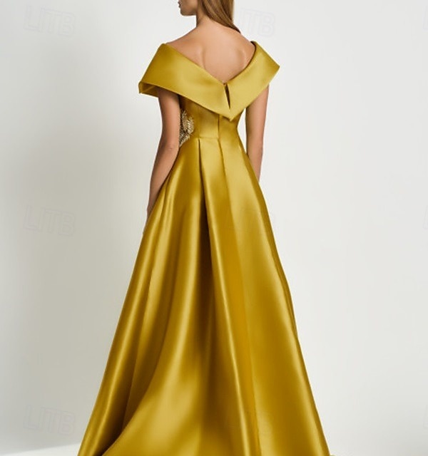 A-Linje Kvällsklänning Elegant Klänning Bröllopsgäst Golvlängd Kort Ärme V-Hals Ficka Siden med Rhinestone 2025 - $197.99 –P3