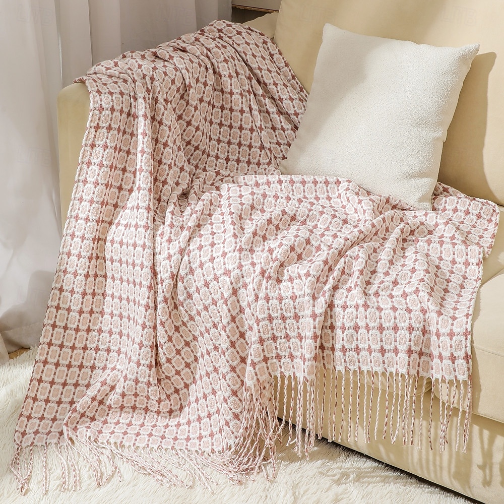 Couverture à franges pied-de-poule Motif pied-de-poule élégant et intemporel Tissu doux et confortable avec bords à franges décoratifs Parfait pour la sieste, la superposition ou la décoration de 2025 ? $43.99 –P6