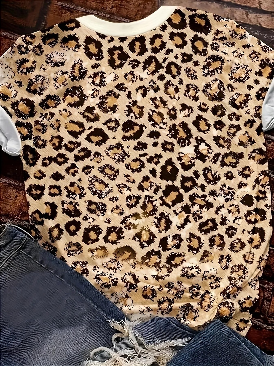Dam T-shirt Leopard Bokstav Ledigt Kortärmad Rund hals Vanliga toppar Dagligen Mönster Brun Sommar 2025 - $19.99 –P2