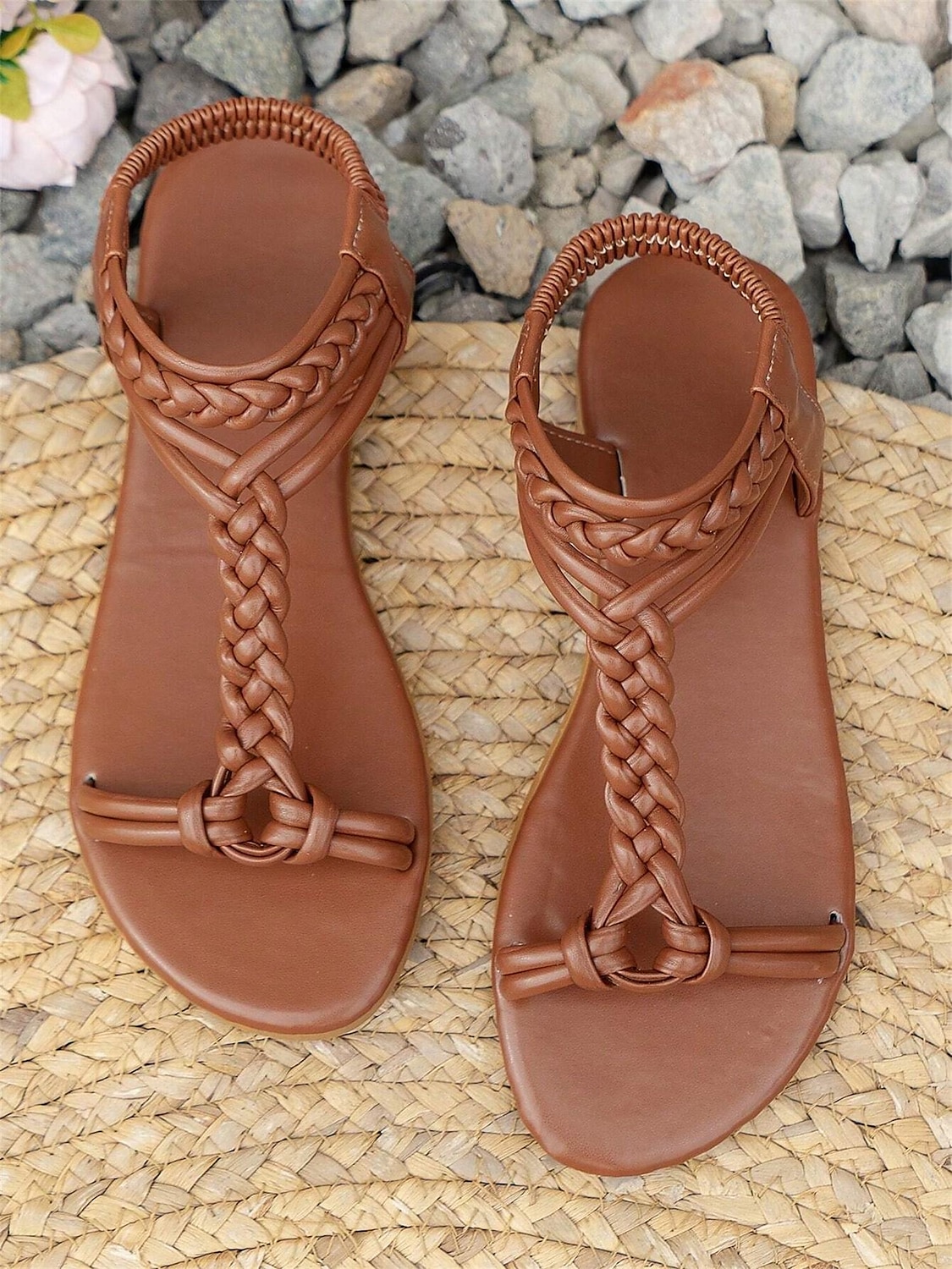 bruna flätade platta sandaler med t-rem för kvinnor med elastiskt ankelband - sommarskor i boho-stil för strand- och fritidskläder 2025 - $24.99 –P7
