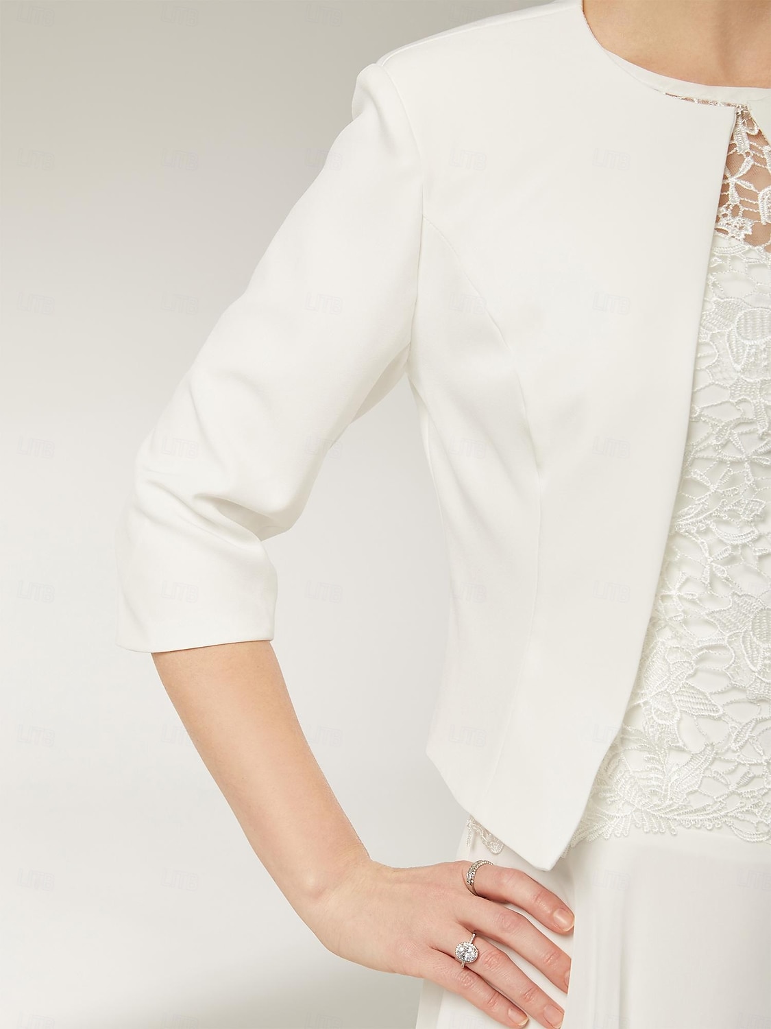 Twee-delige Sluier  Kolom Moeder van de Bruid Jurk Strand Bruiloft Elegante Sieraad Hals Knie Lengte Chiffon Satin Kant 3/4 Lengte Mouw Korte Jas Jurken met Applicaties 2025 - $193.99 –P8