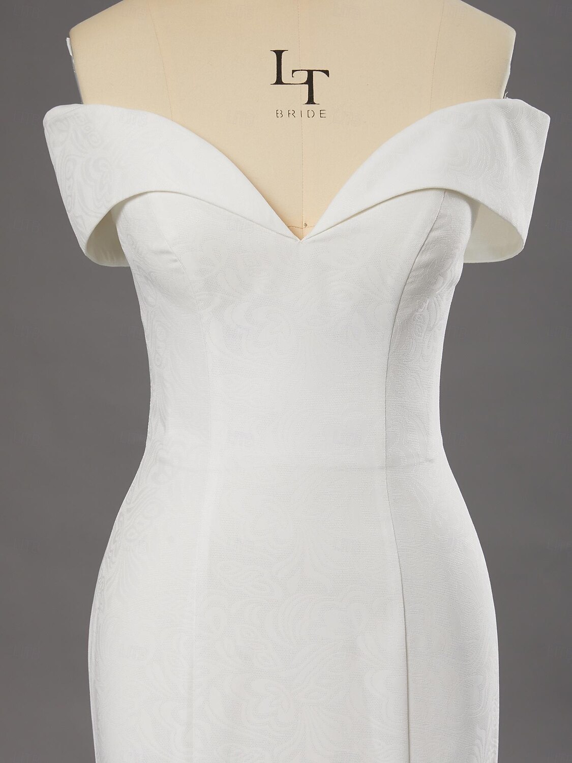 Abiti da sposa da cerimonia A-Line scollo a V senza maniche lunghezza totale abiti da sposa in raso con strascico e arricciature 2025 del 2025 a $167.99 –P3