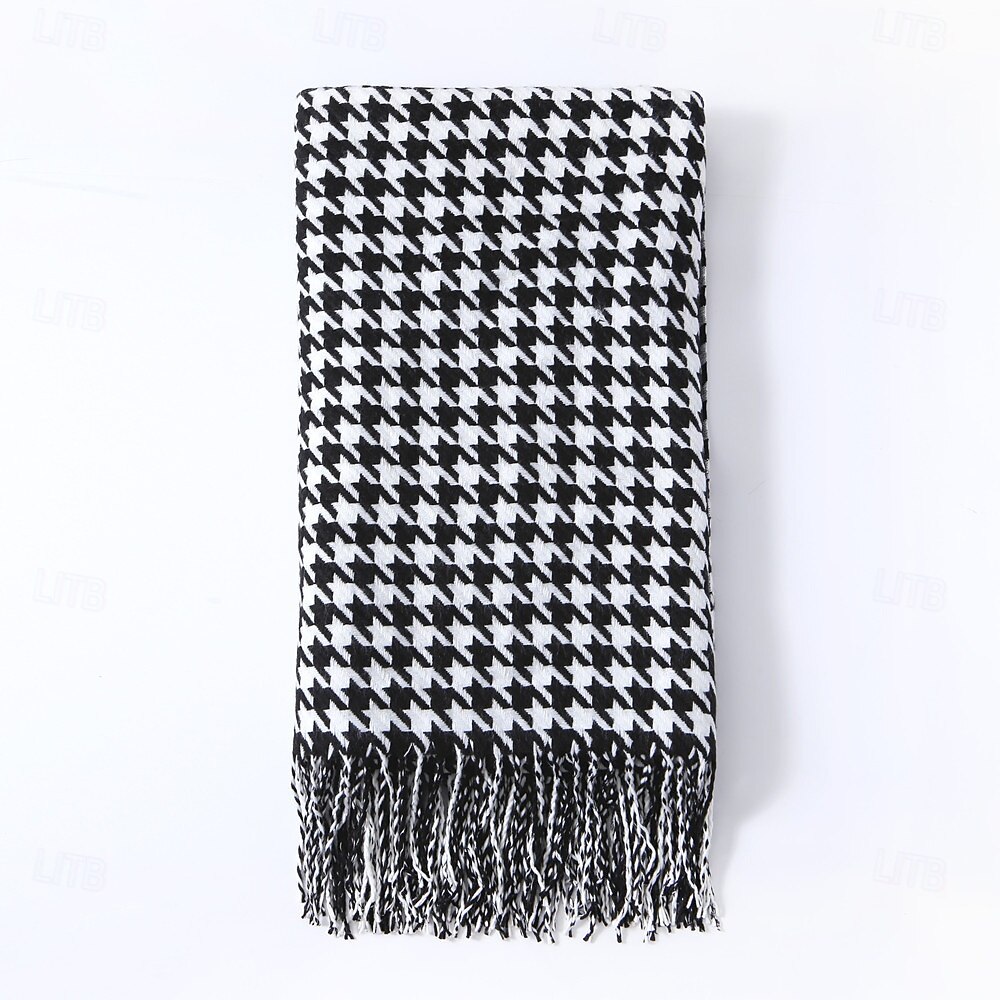 Couverture à franges pied-de-poule Motif pied-de-poule élégant et intemporel Tissu doux et confortable avec bords à franges décoratifs Parfait pour la sieste, la superposition ou la décoration de 2025 ? $43.99 –P7