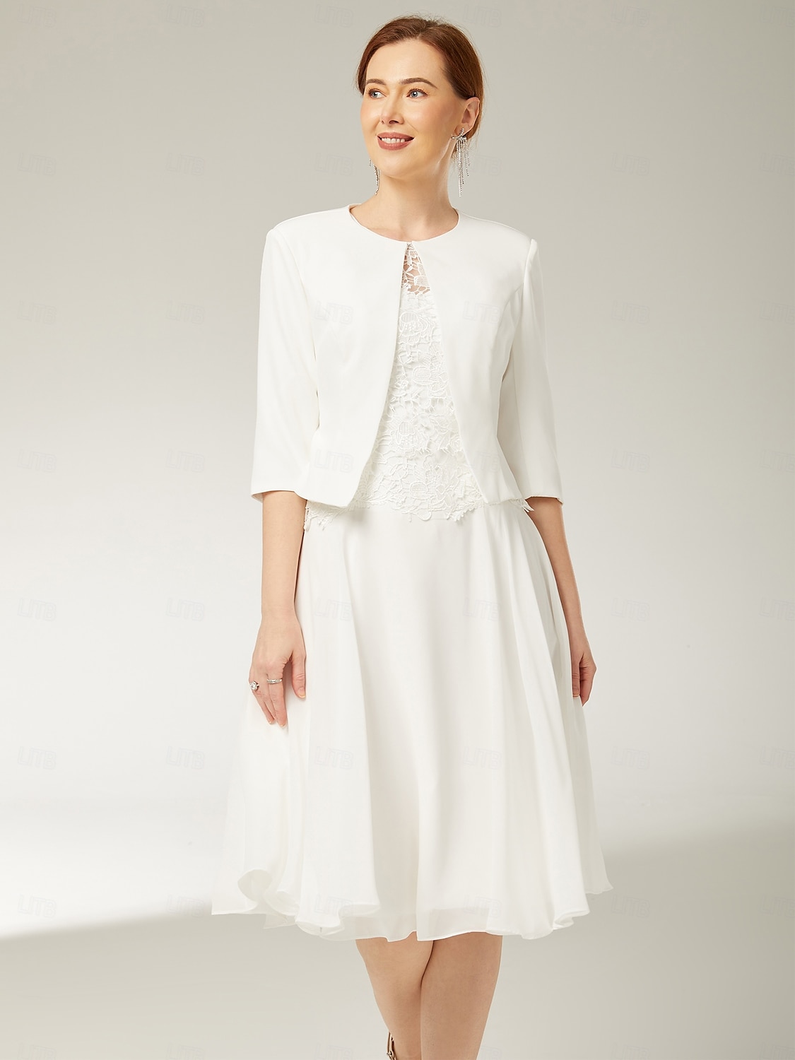 Twee-delige Sluier  Kolom Moeder van de Bruid Jurk Strand Bruiloft Elegante Sieraad Hals Knie Lengte Chiffon Satin Kant 3/4 Lengte Mouw Korte Jas Jurken met Applicaties 2025 - $193.99 –P1