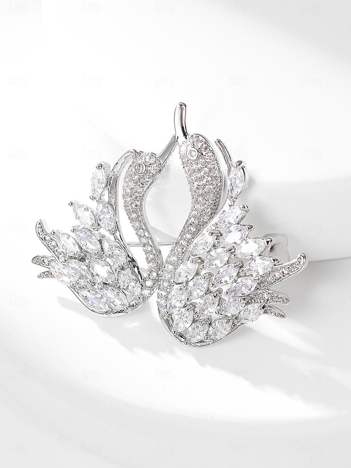 Per donna Spille geometrico Con animale Moda Semplice Spilla Gioielli Argento Per Ufficio Giornaliero del 2025 a $19.99 –P1