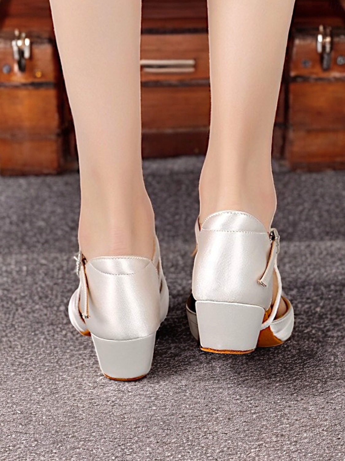 sapatos de dança peep-toe de cetim para meninas com detalhes de strass e tiras ajustáveis – sapatos de performance confortáveis para balé, salão de baile e eventos especiais de 2025 por $42.99 –P4