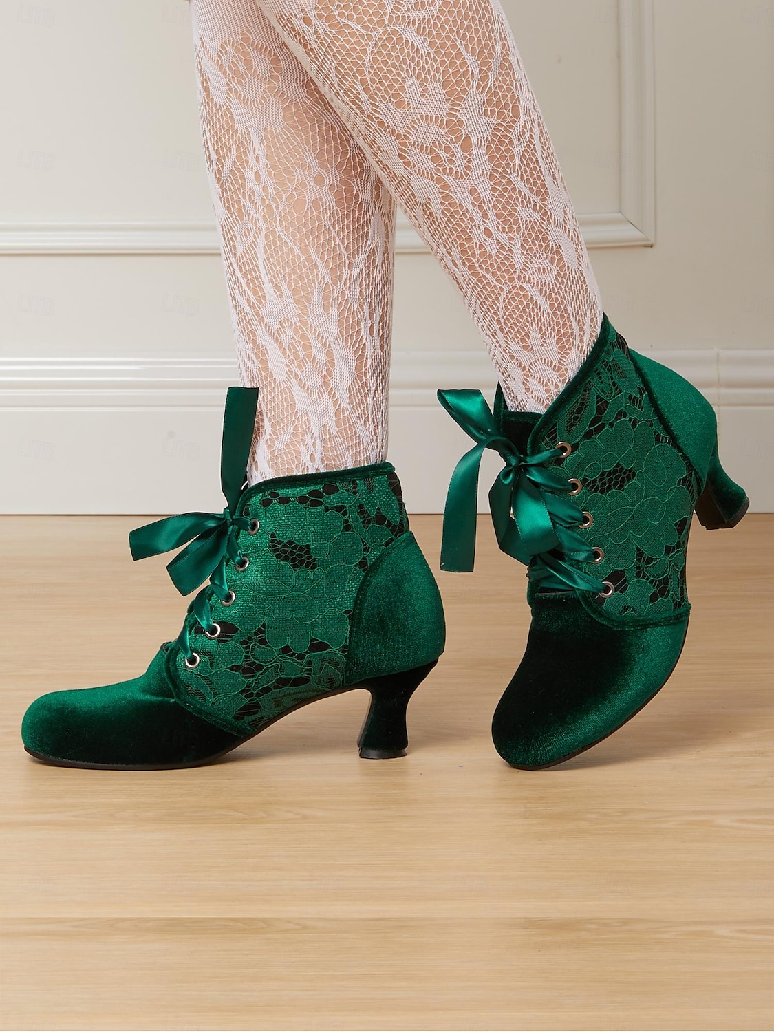 női vintage ihletésű viktoriánus zöld bársony bokacsizma fűzős panelekkel | kényelmes és stílusos cosplayre és különleges alkalmakra 2025 - $69.99 –P4