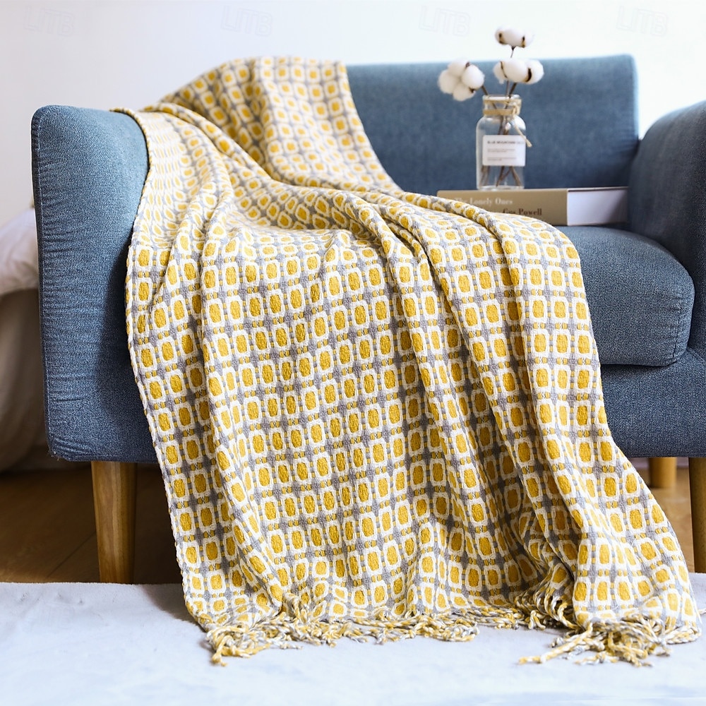Couverture à franges pied-de-poule Motif pied-de-poule élégant et intemporel Tissu doux et confortable avec bords à franges décoratifs Parfait pour la sieste, la superposition ou la décoration de 2025 ? $43.99 –P1