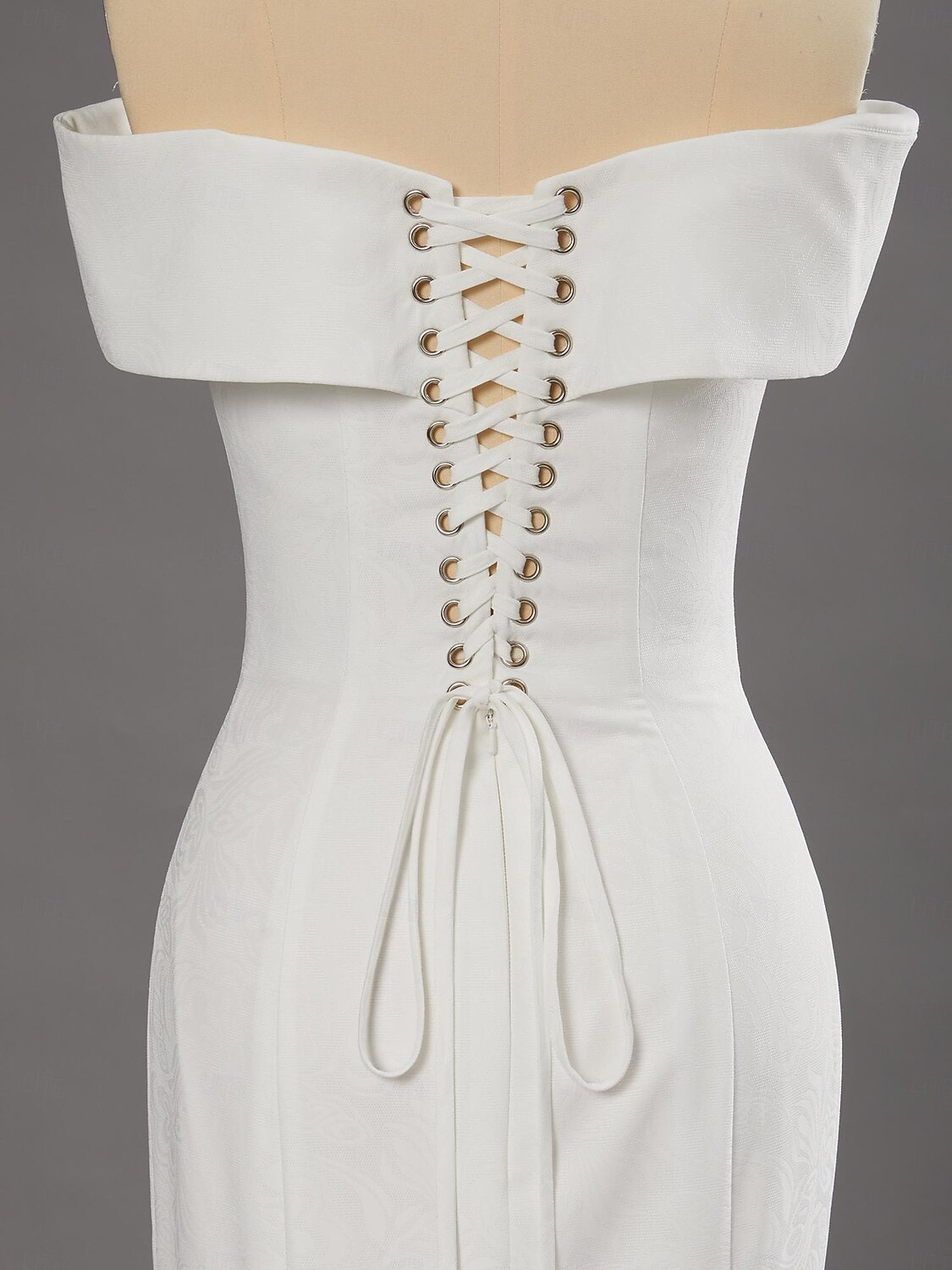 Abiti da sposa da cerimonia A-Line scollo a V senza maniche lunghezza totale abiti da sposa in raso con strascico e arricciature 2025 del 2025 a $167.99 –P4