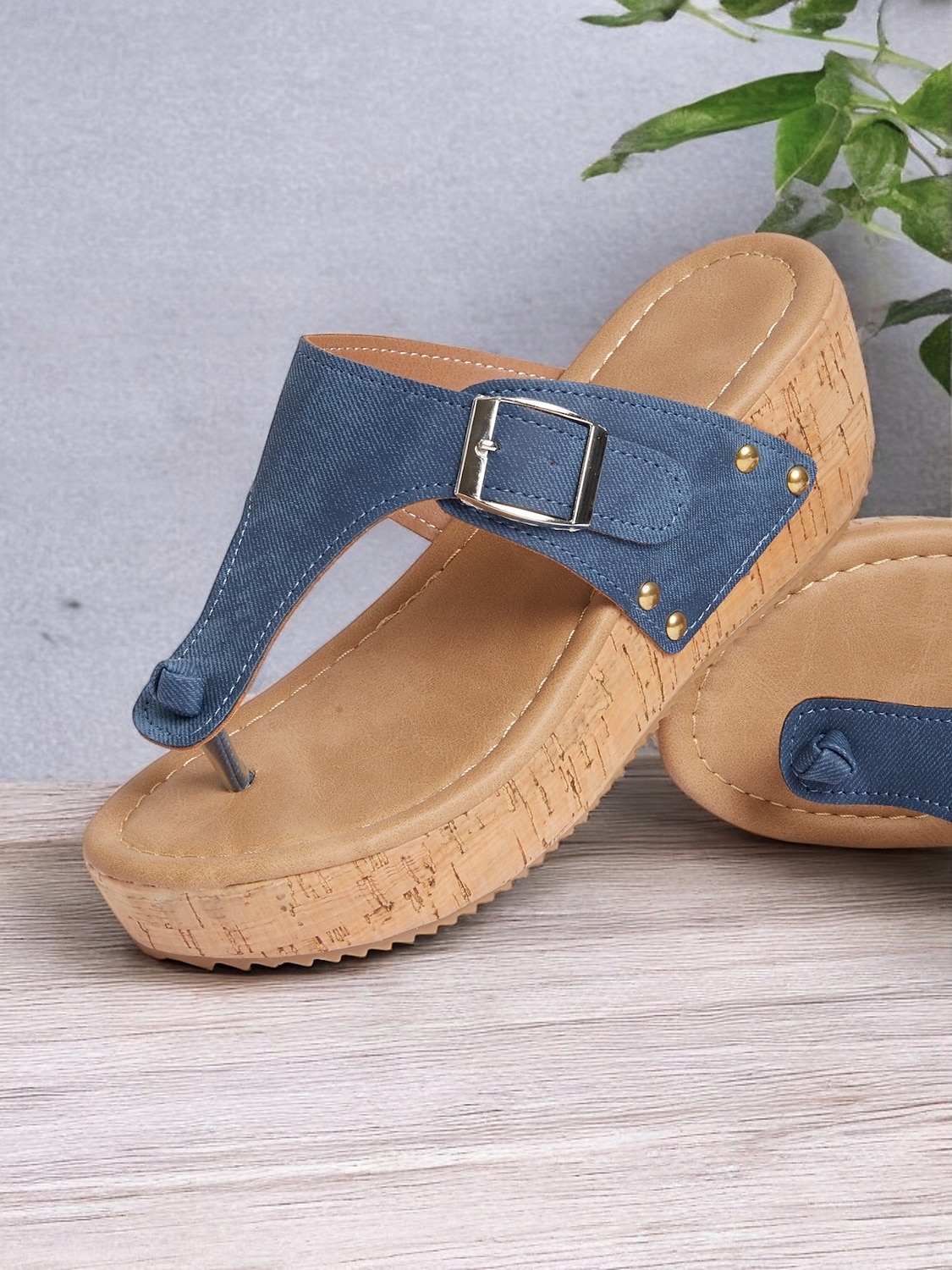 Blaue Keilsandaletten für Damen mit Schnallenriemen und Nietendetails, bequeme Sommerschuhe für die Freizeit und den Strand 2025 - $29.99 –P1