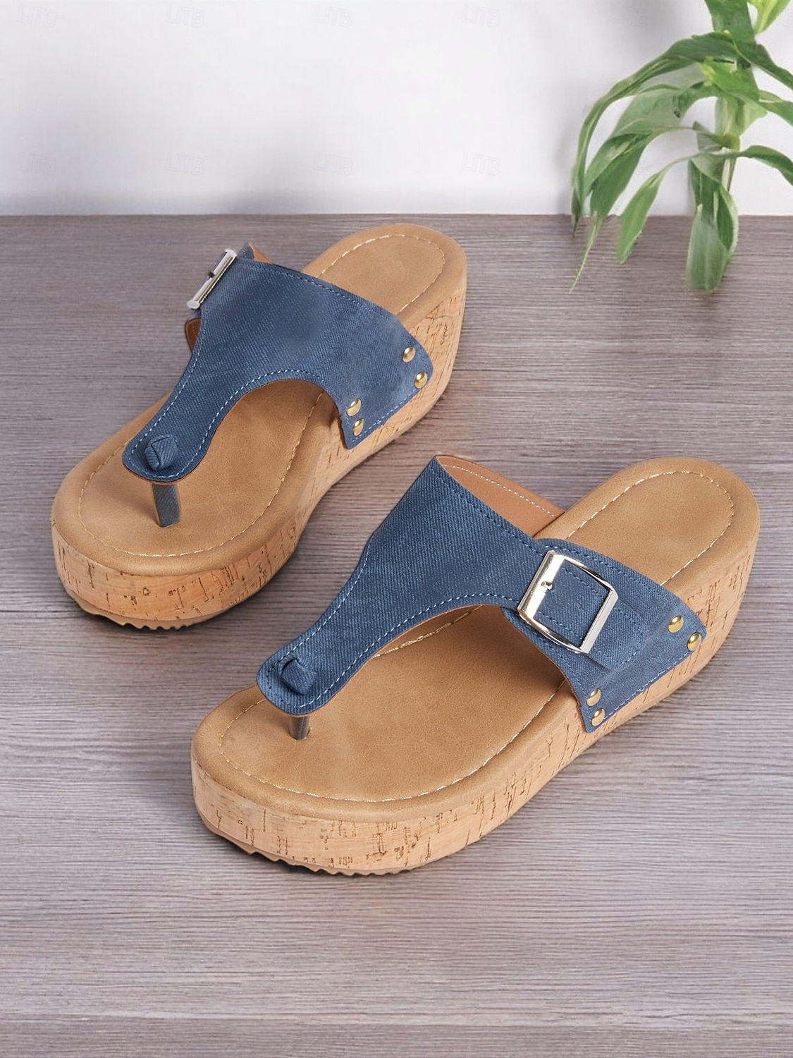 Blaue Keilsandaletten für Damen mit Schnallenriemen und Nietendetails, bequeme Sommerschuhe für die Freizeit und den Strand 2025 - $29.99 –P2