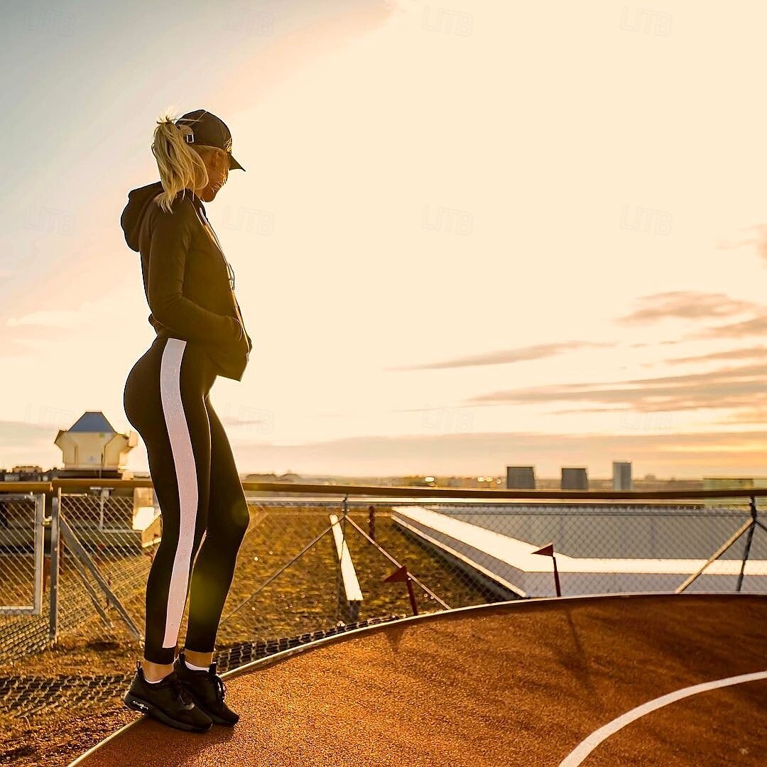 Naisten Joogahousut Jooga leggingsit Tilkkutäkki Perus Vatsatuki Peppua kohottava Korka vyötärö Jooga Kuntosaliharjoitus Pilates 3/4-pituiset leggingsit Pyöräily Sukkahousut Muoti Musta Syksy Talvi 2025 - $10.39 –P1