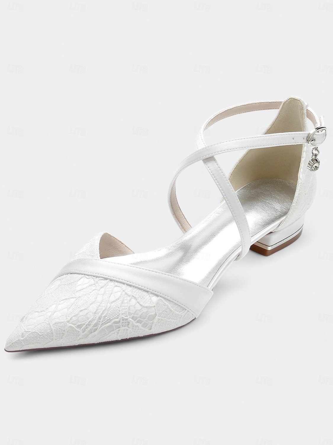 chaussures à talons bas en satin bleu marine avec brides croisées et superposition de dentelle pour événements formels et mariages pour femmes de 2025 ? $64.99 –P1