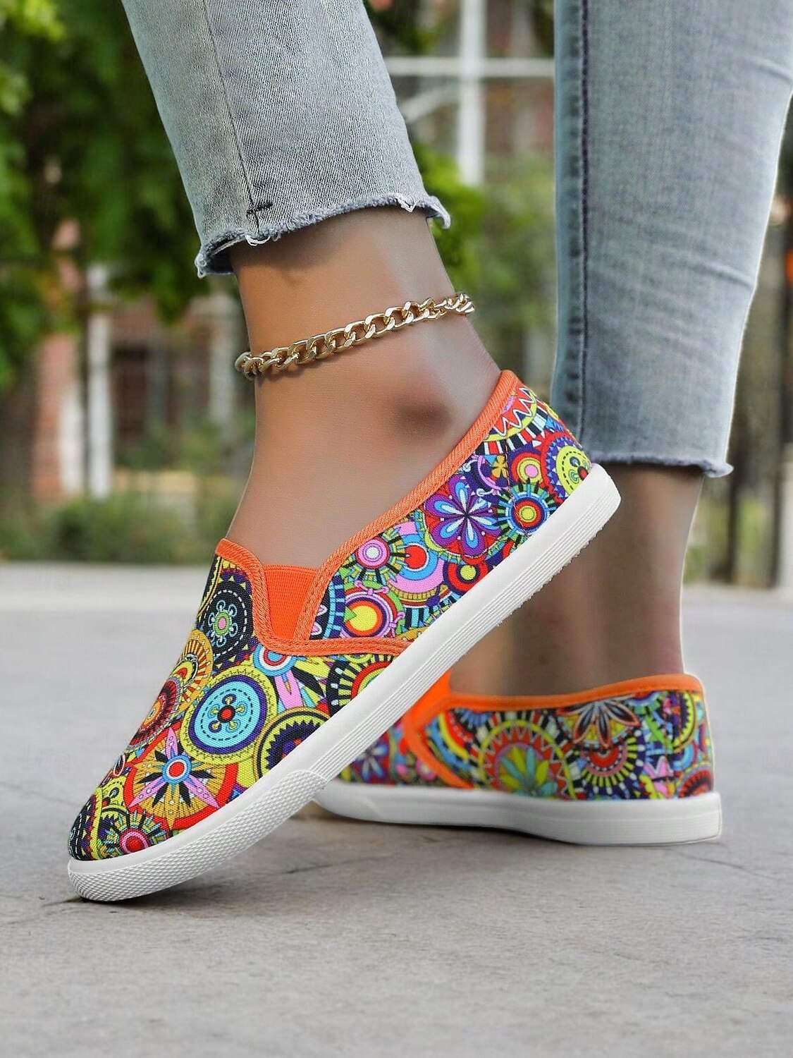 chaussures à enfiler en toile à imprimé mandala vibrant pour femmes – chaussures plates décontractées et confortables pour le quotidien et les voyages de 2025 ? $18.99 –P6