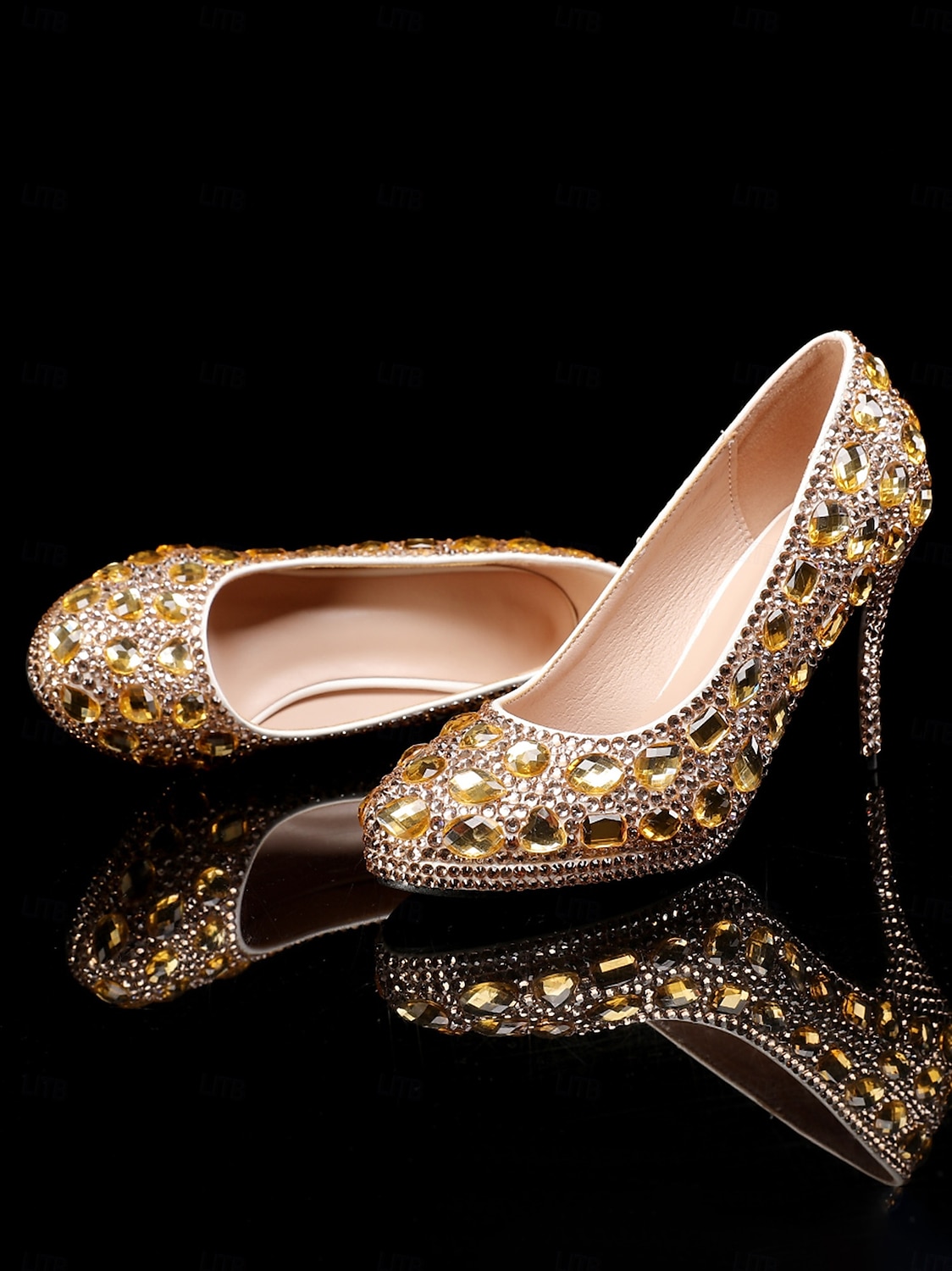 talons aiguilles ornés de cristaux dorés avec pochette assortie – ensemble de soirée et de mariage élégant pour femme de 2025 ? $109.99 –P3