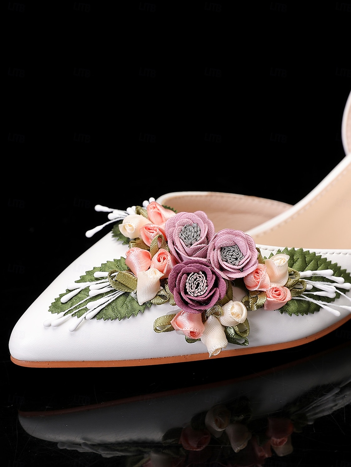 Set de pantofi albi cu toc pisicuță cu ornamente florale de epocă și set clutch asortat pentru femei - ideal pentru nunți și ocazii formale 2025 - $89.99 –P3
