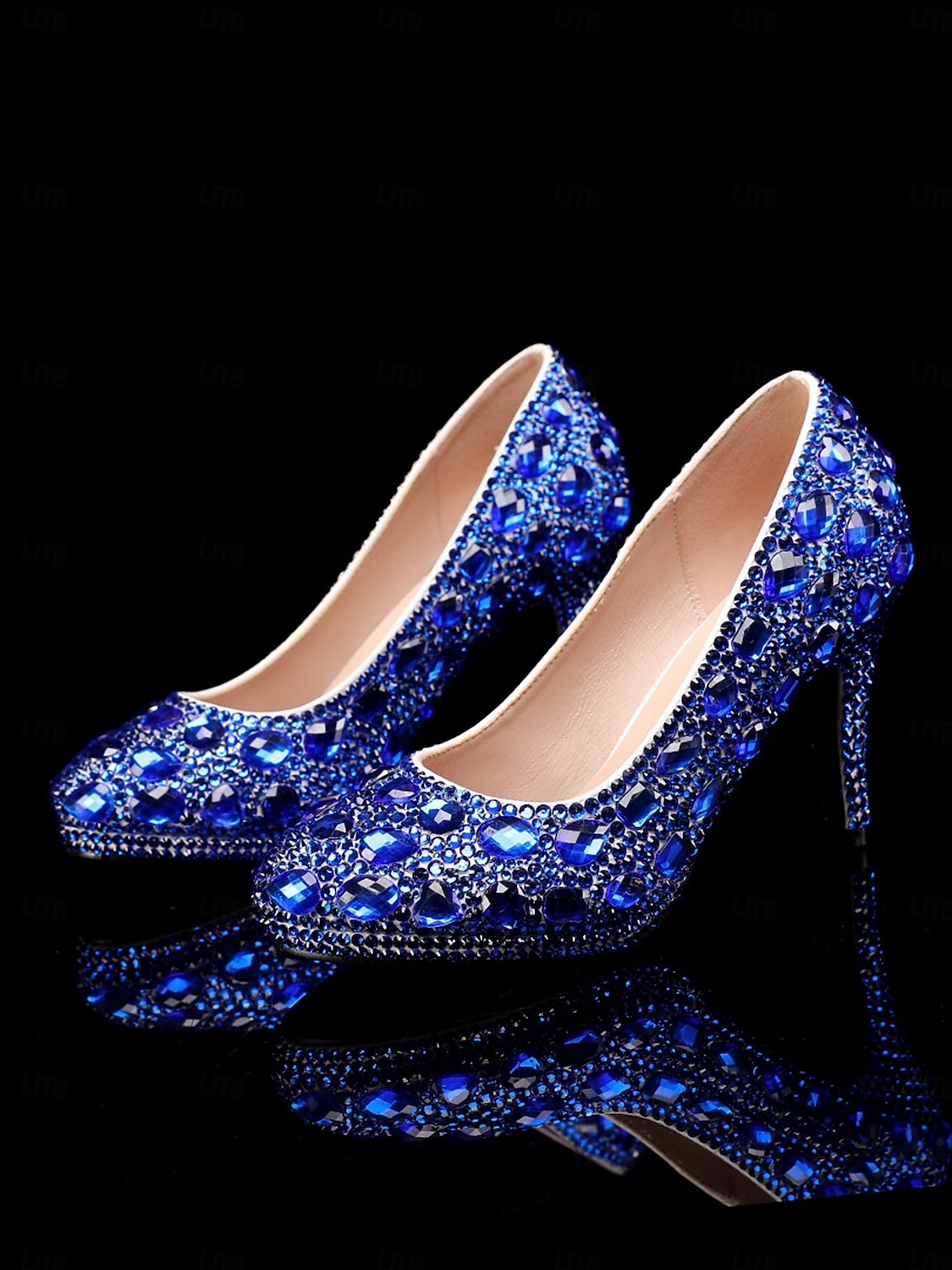 talons aiguilles ornés de cristaux dorés avec pochette assortie – ensemble de soirée et de mariage élégant pour femme de 2025 ? $109.99 –P4