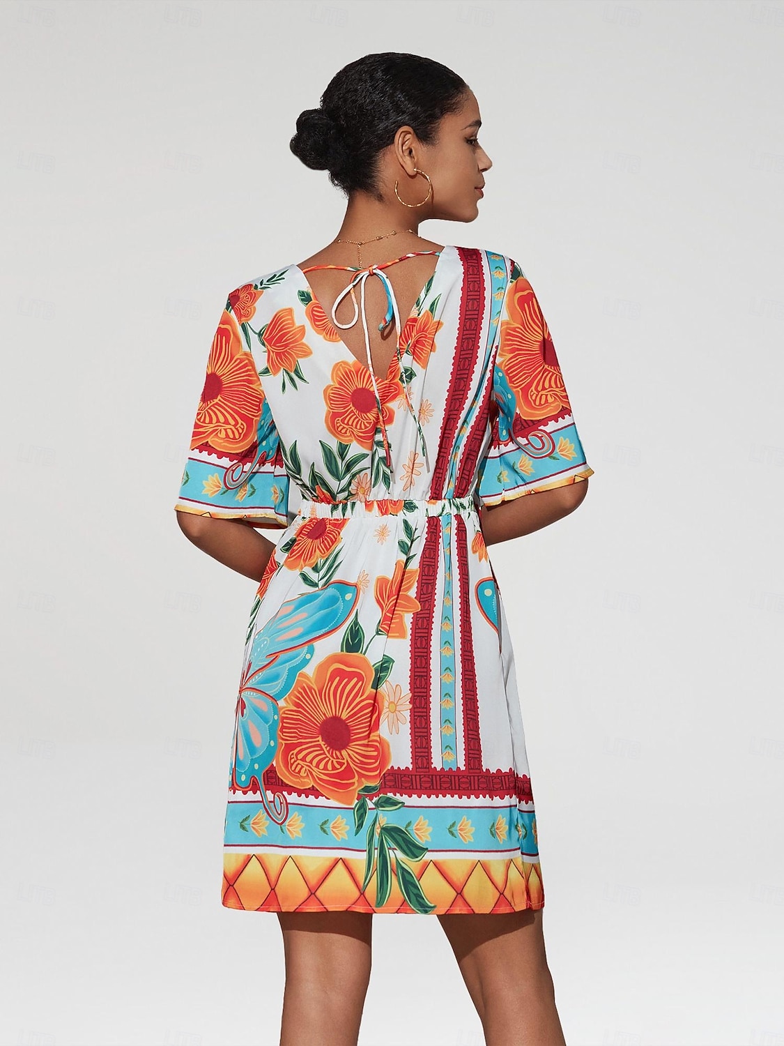 mini abito da donna con stampa floreale, scollo a V, manica corta, vestito estivo con motivo floreale arancione, casual, abbigliamento da spiaggia, stile elegante del 2025 a $64.99 –P2