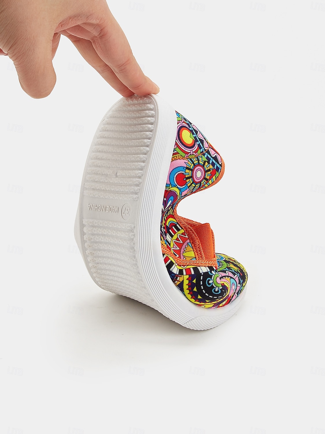 chaussures à enfiler en toile à imprimé mandala vibrant pour femmes – chaussures plates décontractées et confortables pour le quotidien et les voyages de 2025 ? $18.99 –P3