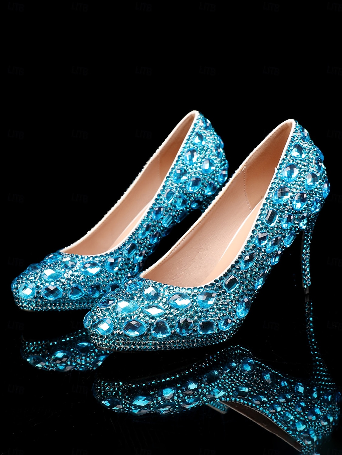 talons aiguilles ornés de cristaux dorés avec pochette assortie – ensemble de soirée et de mariage élégant pour femme de 2025 ? $109.99 –P5