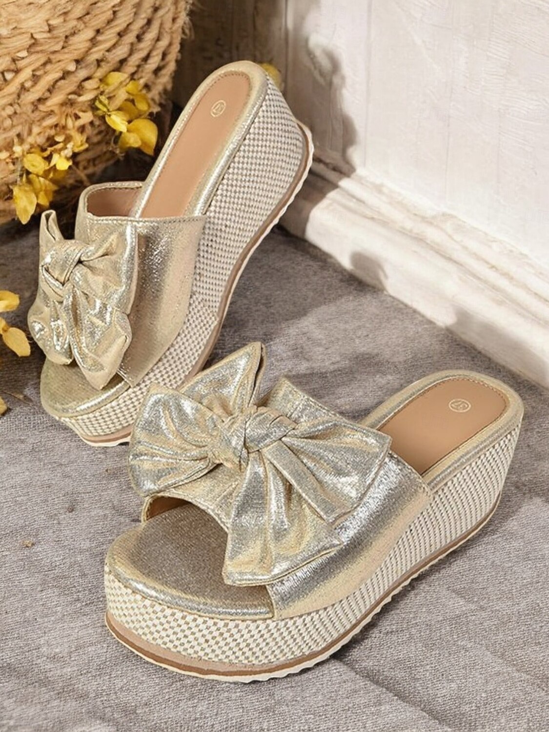 босоножки на танкетке с золотистым металлическим бантом для женщин - гламурные босоножки на платформе для повседневных летних прогулок 2025 - €23.99 –P1