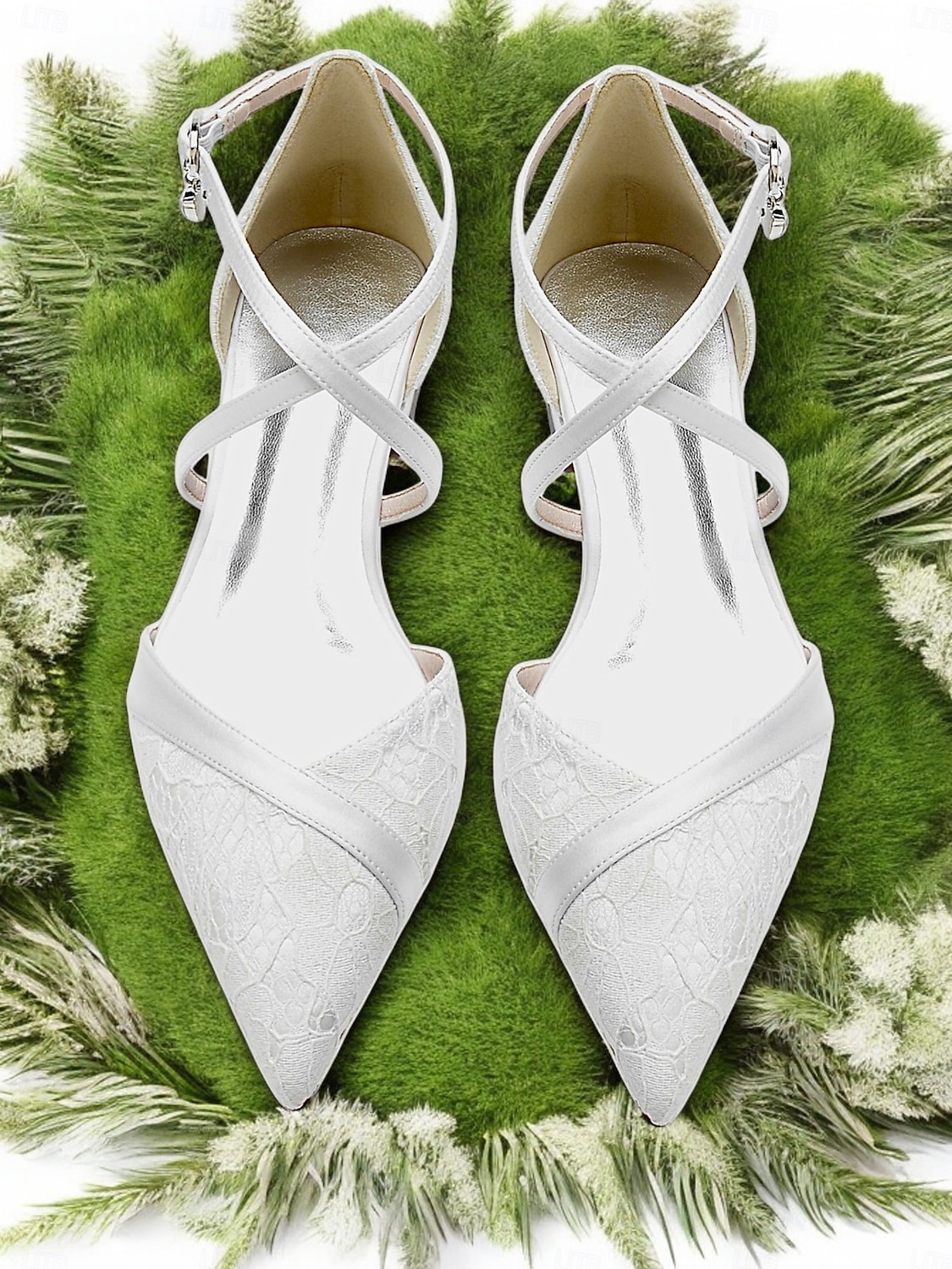 chaussures à talons bas en satin bleu marine avec brides croisées et superposition de dentelle pour événements formels et mariages pour femmes de 2025 ? $64.99 –P5