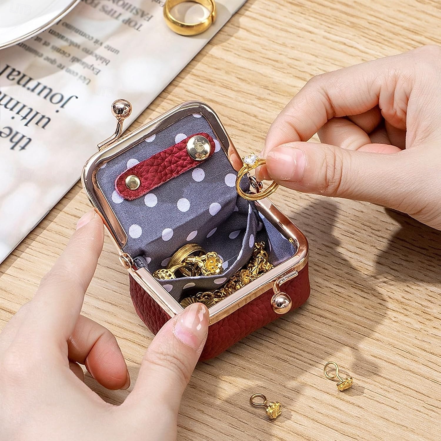Genuine Leather Mini Jewelry Box, Portable Vintage-inspired Genuine Leather Coin Purse Jewelry Case with Kiss Lock, Mini Travel Ring Box for Women for Earring/Ring/Necklace/Bracelet 2025 - $15.49 –P6