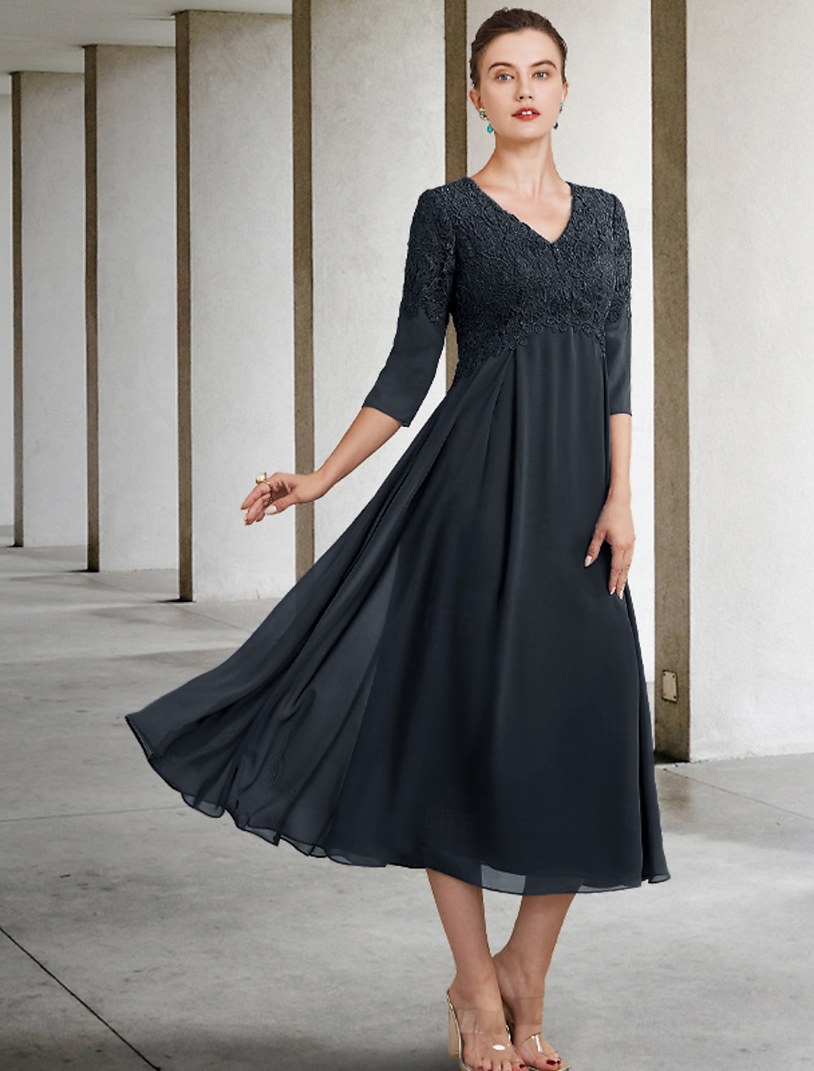 Abito per la madre della sposa A-Line invitata a un matrimonio elegante taglie forti scollo a V lunghezza tè in chiffon pizzo manica 3/4 con ruches applicazioni 2025 taglia personalizzata gratuita del 2025 a $167.99 –P6