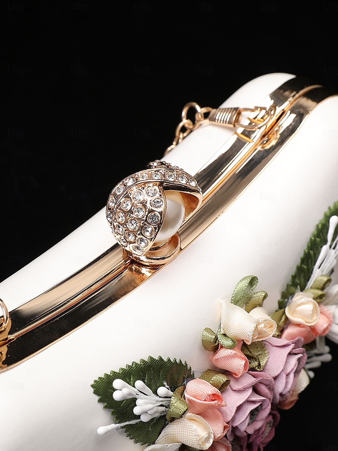 Set de pantofi albi cu toc pisicuță cu ornamente florale de epocă și set clutch asortat pentru femei - ideal pentru nunți și ocazii formale 2025 - $89.99 –P4