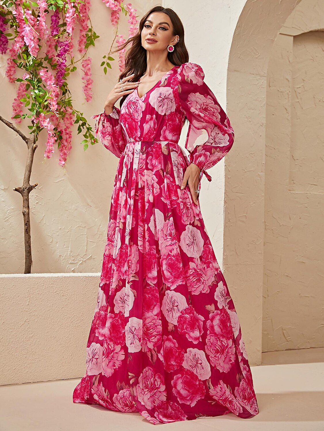 Robe A-Line Invité de Mariage Mère de la Mariée Élégante Cache Ventre Col en V Longue en Chiffon Manches Longues avec Fleur Robe Invité de Mariage de 2025 ? $108.99 –P5