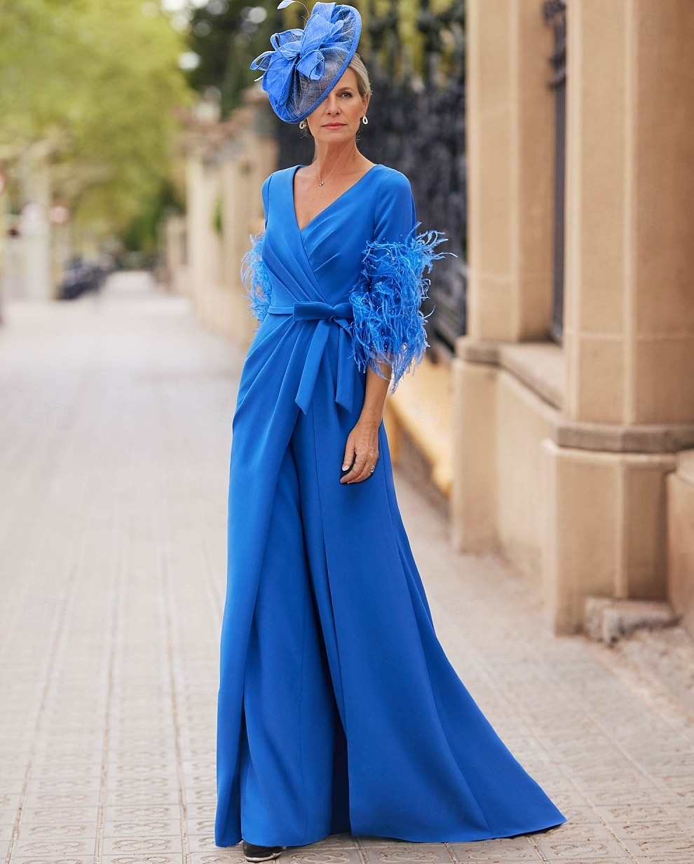 Jumpsuit / Pantsuit Mother of the Bride  Elegant Vintage V Neck Floor Length Stretch Chiffon Half Sleeve with Feather Sequin Appliques 2025 2025 - $198.99 –P1