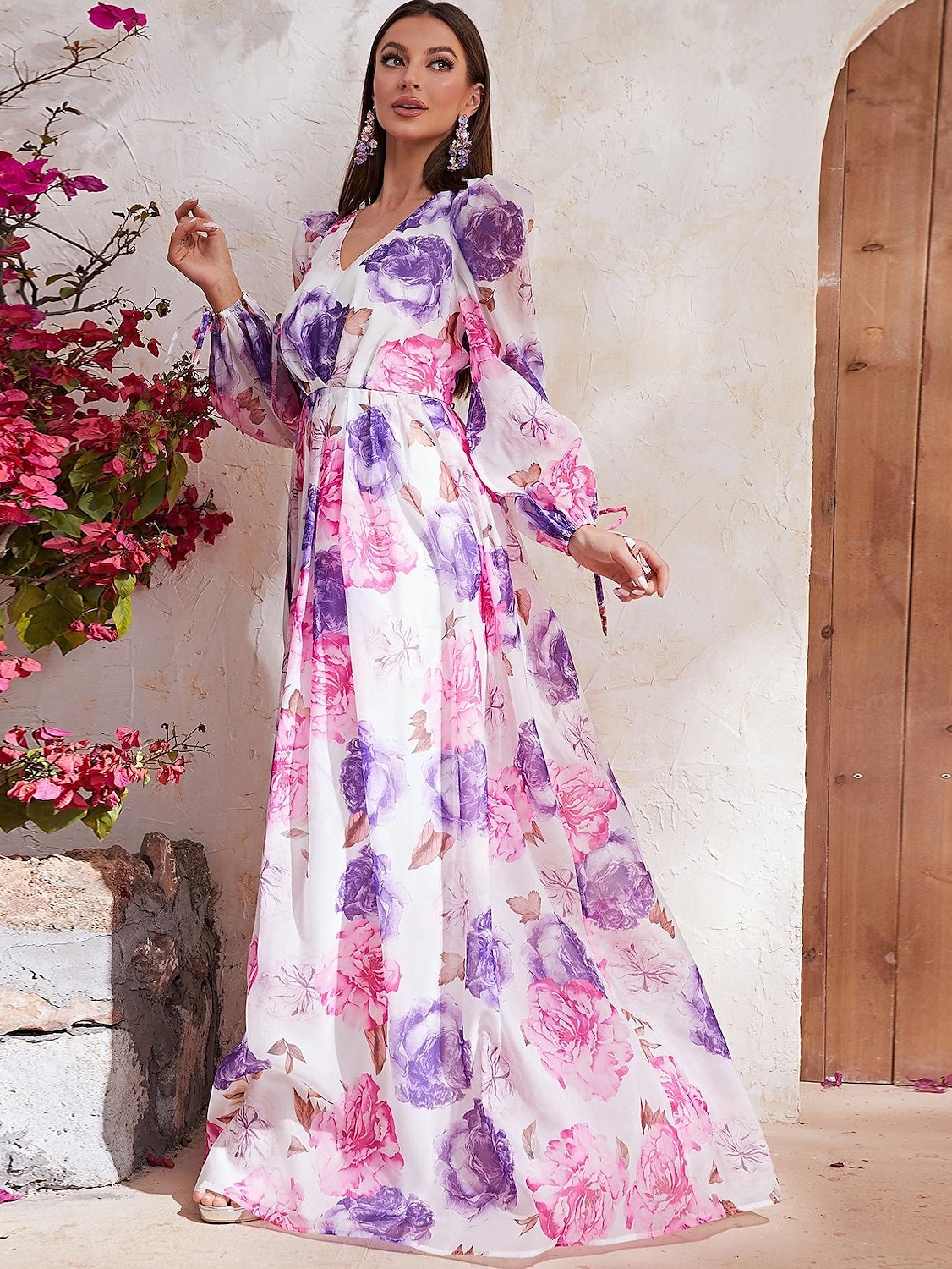 Robe A-Line Invité de Mariage Mère de la Mariée Élégante Cache Ventre Col en V Longue en Chiffon Manches Longues avec Fleur Robe Invité de Mariage de 2025 ? $108.99 –P3