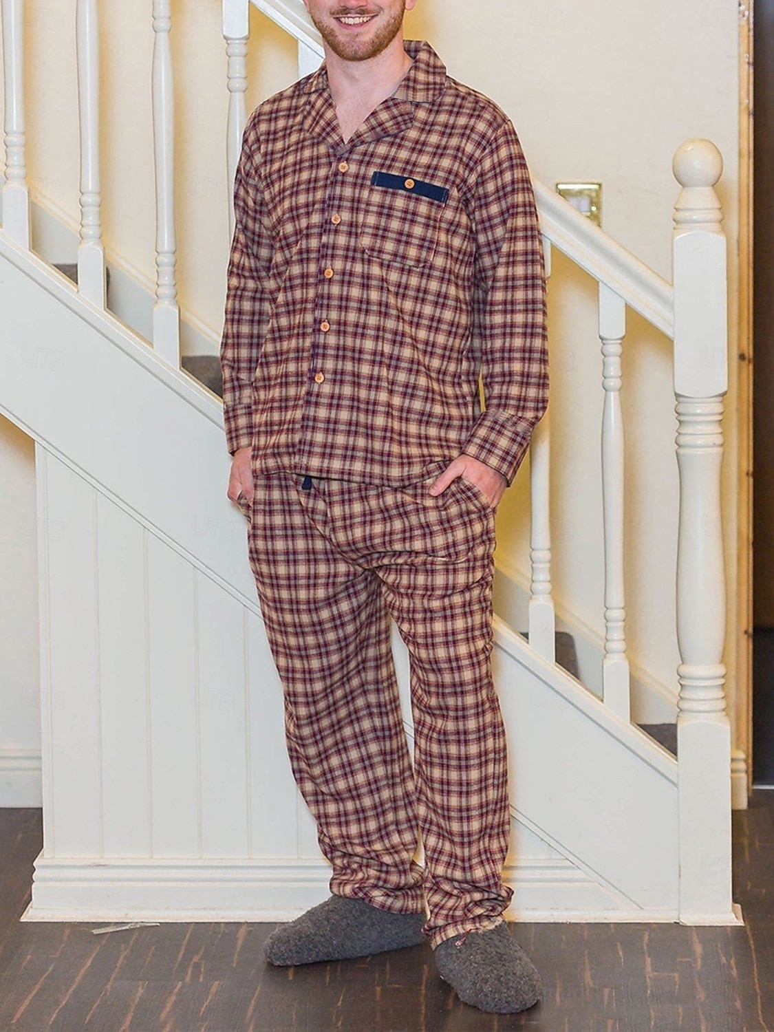 Herre lounge Nattøy Pyjamas Sett Pyjamas topp og bukse 2 deler Ruter Stripe Stilfull Fritid Komfort Hjem Daglig Bomull Komfort Knaphul Langermet Skjorte Bukse Snorer Elastisk midje Vår Høst Hvit Gul 2025 - $18.99 –P8