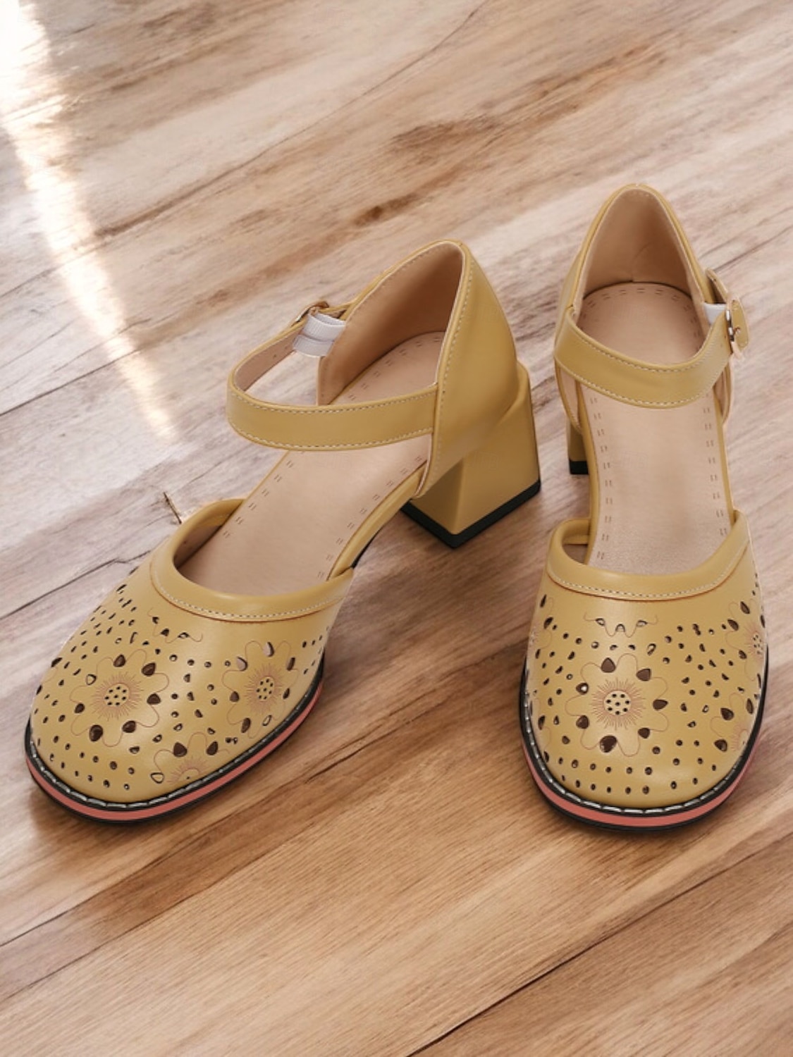 Weiße Mary-Jane-Schuhe mit niedrigem Absatz für Damen – lasergeschnittenes Blumendesign, Vintage-Stil für legere und formelle Anlässe 2025 - $54.99 –P5