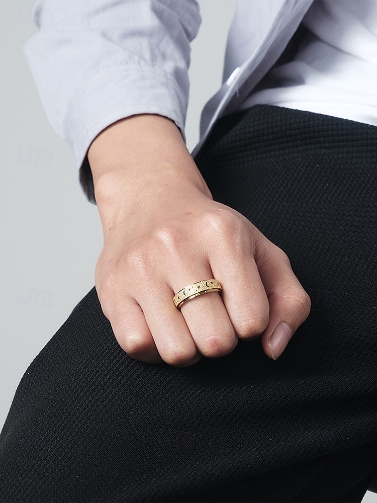anello spinner da uomo con design a luna e stelle – regolabile, in acciaio inossidabile e che cambia colore, ideale per alleviare lo stress e per l'abbigliamento casual del 2025 a $9.99 –P2