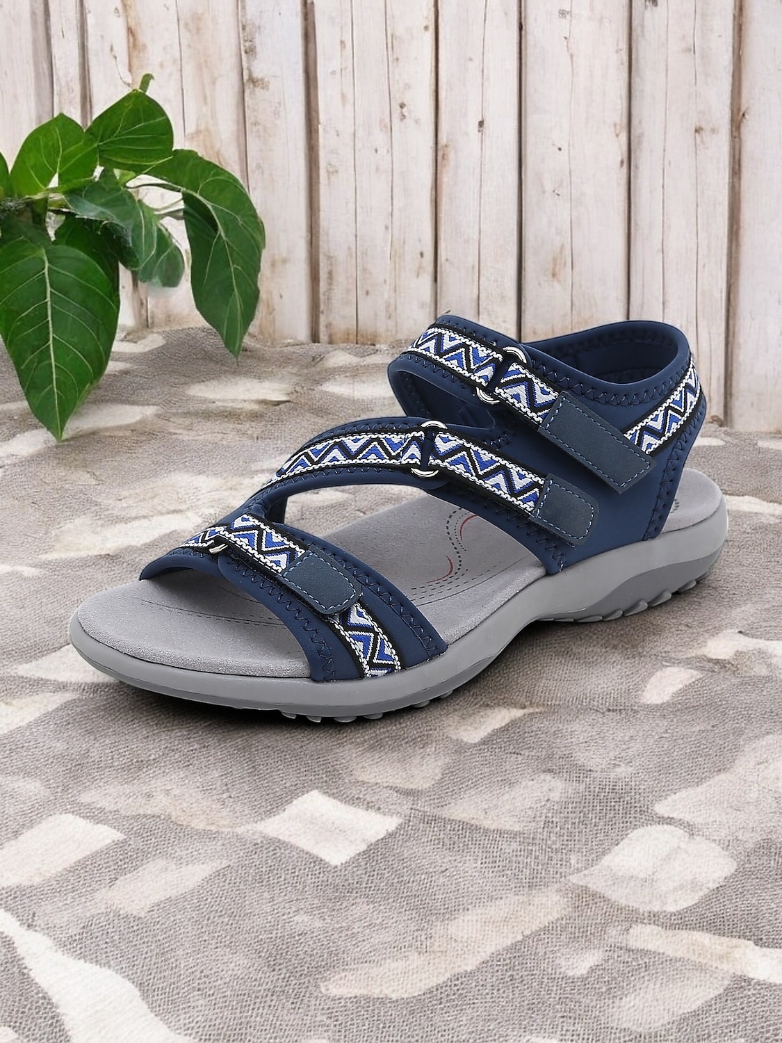 sandales de sport bleues pour femmes avec sangles réglables et motif géométrique – chaussures de marche d'extérieur confortables pour la randonnée, les voyages et les vêtements décontractés de 2025 ? $34.99 –P2